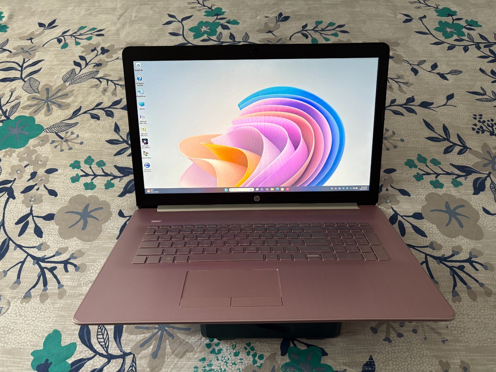 HP 17-ca1007cy AMD Ryzen™ 7 3700U with Radeon 10 1TB NVMe+1TB HDD 16GB MEM WIN11