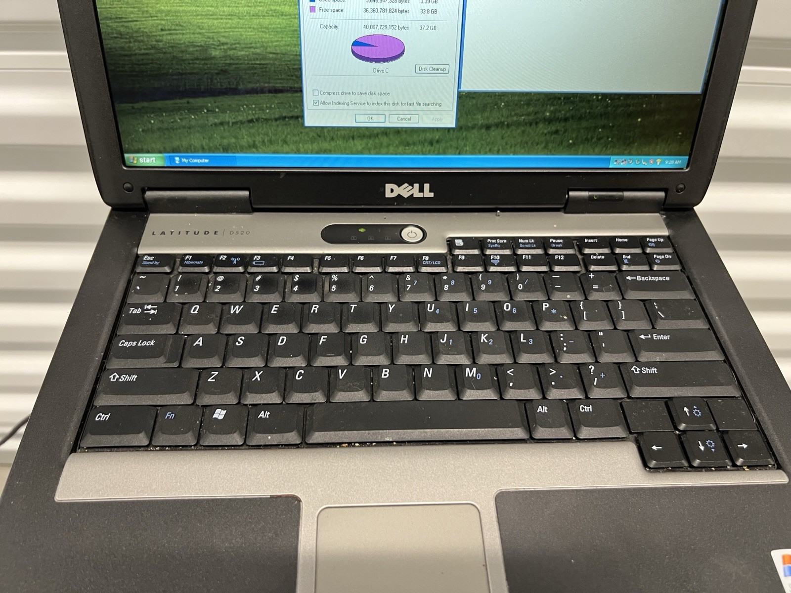 Dell D520 /1.66Ghz/1GB Ram/Windows XP Laptop/40GB HDD WIFI /DVD/CD rs232 Serial