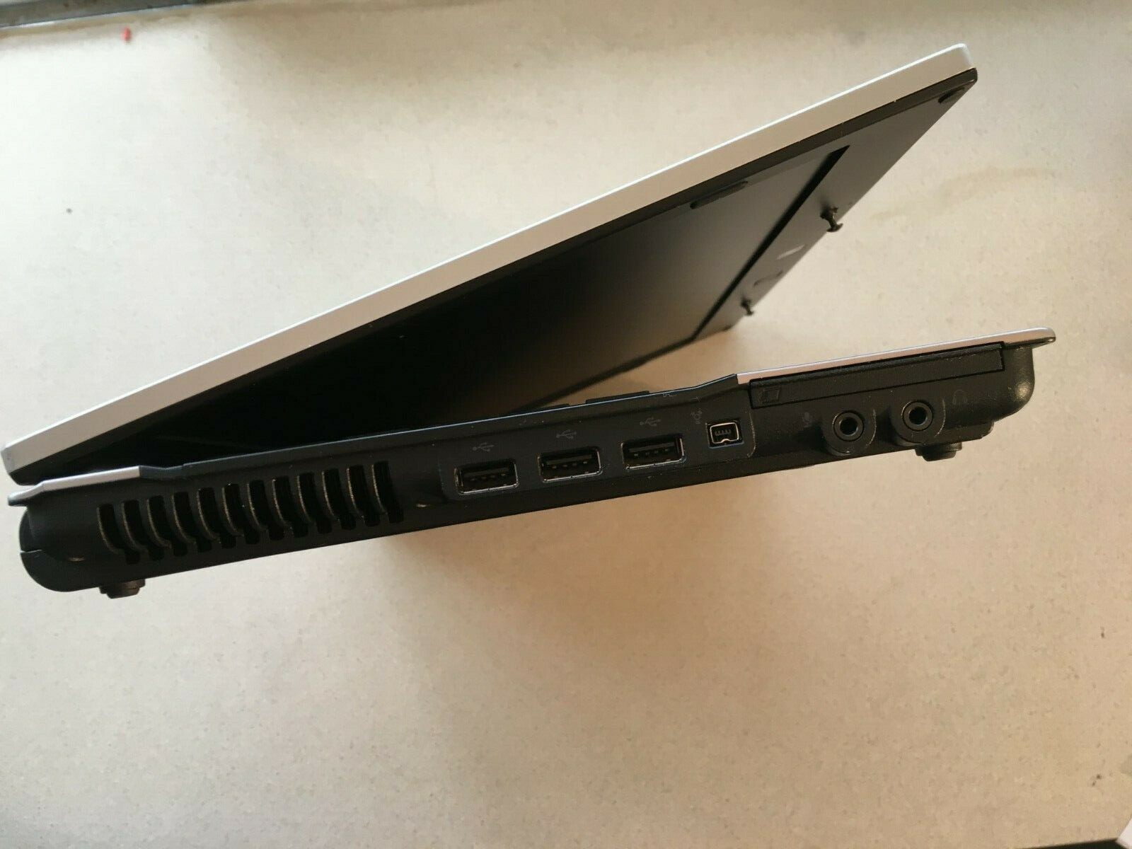 HP 8440P, i7-620M, Windows 10 Pro, 8GB Ram, 512GB SSD, MS Office