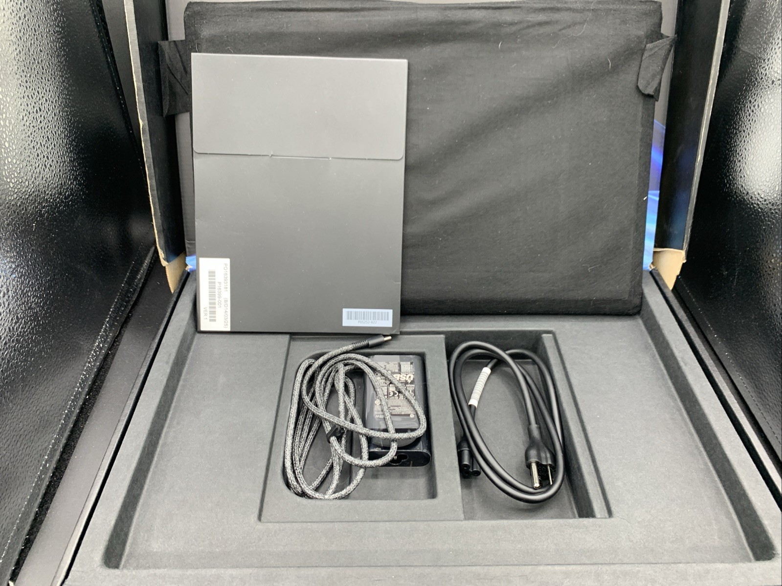 HP OmniBook 7 17-dc00 17.3″ FHD Laptop, Ultra 7 258V , 1TB, Windows 11