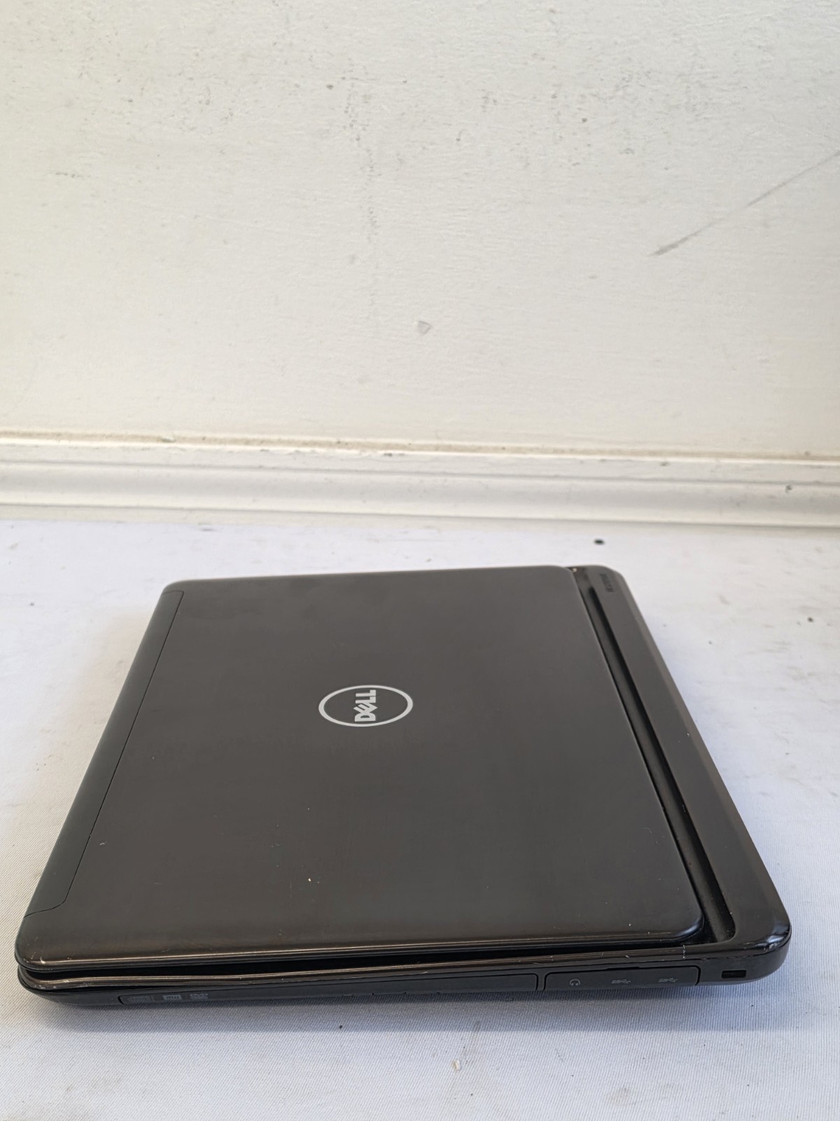 Dell Inspiron N411Z Laptop – Intel i5-2430m – 6GB RAM 640GB HDD BAD BATT – READ