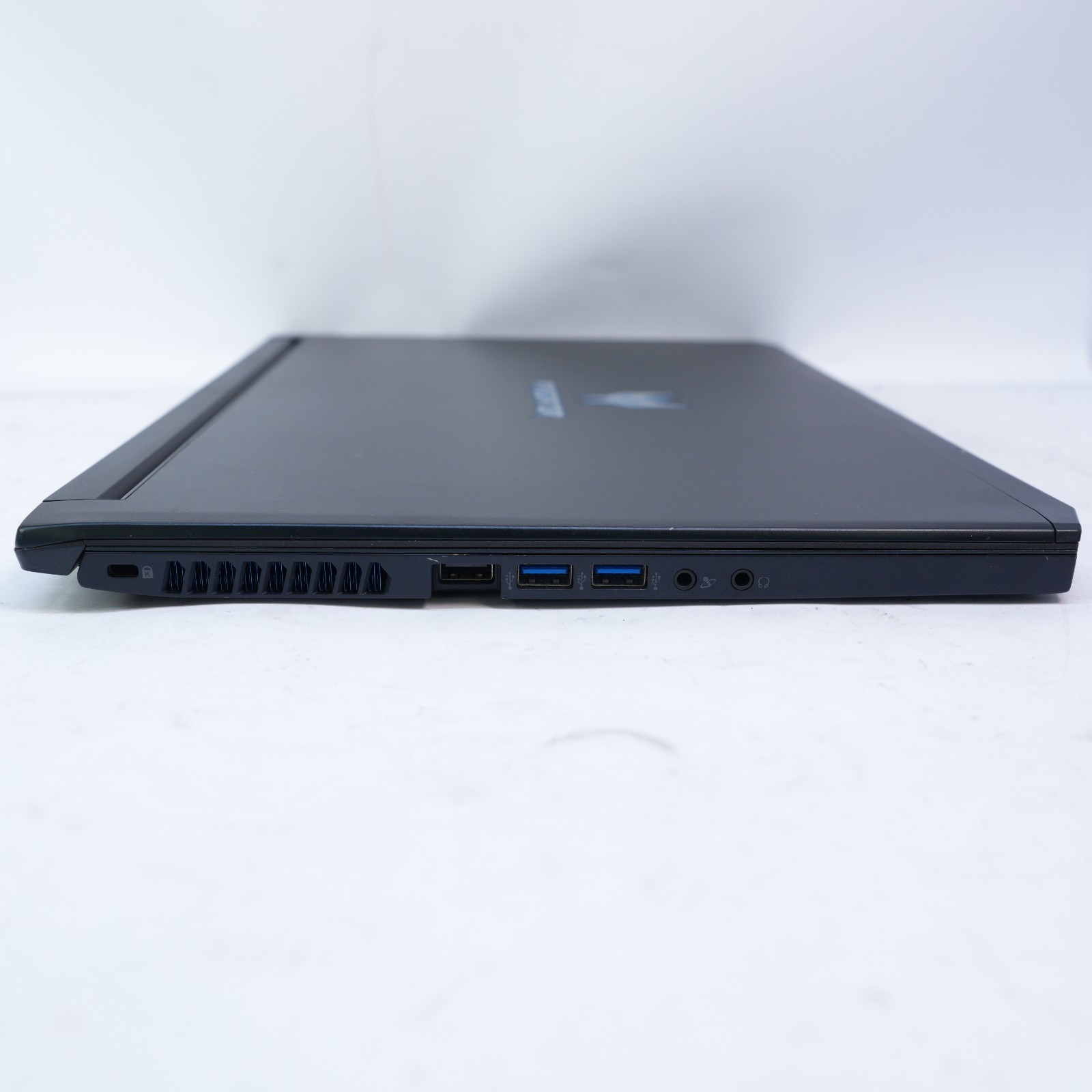 ACER PREDATOR PT715-51-732Q| i7-7700HQ, 32GB RAM, X2 256GB SSD | 1080 GPUT12-C8
