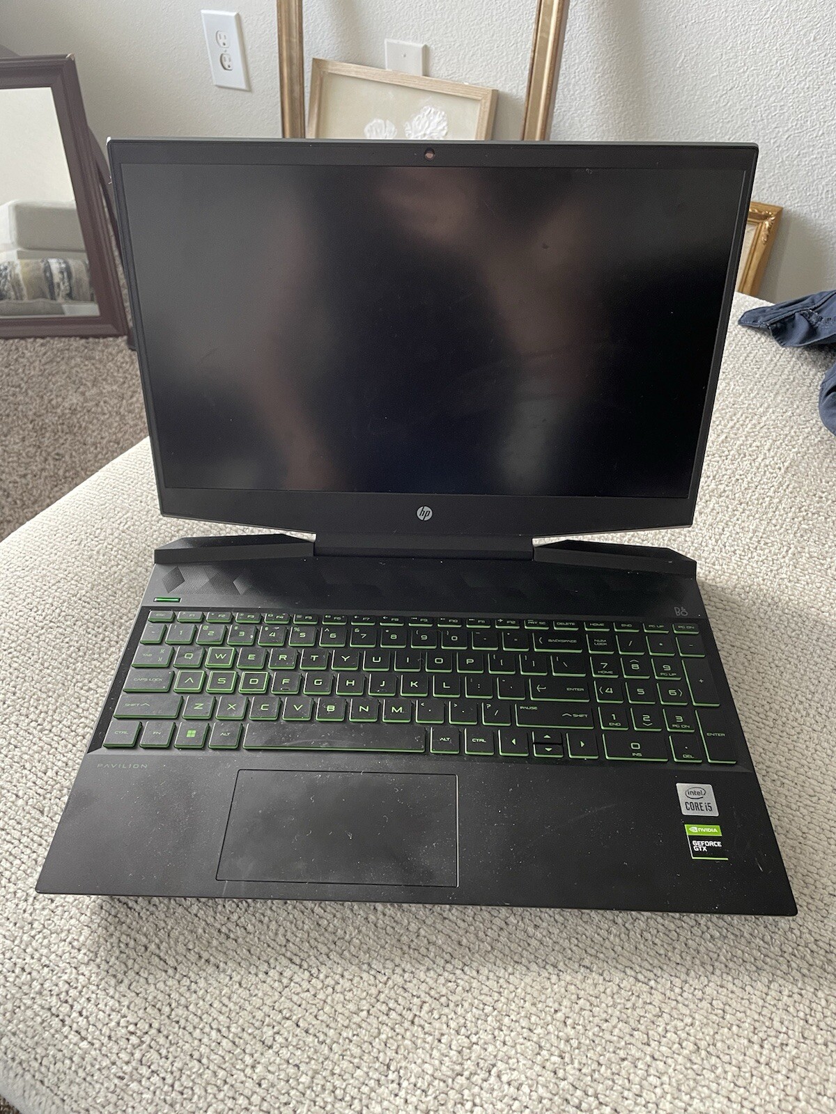 HP Pavilion 15-dk0056wm 15.6 inch (256GB, Intel Core i5 9th Gen., 2.40GHz, 8GB)
