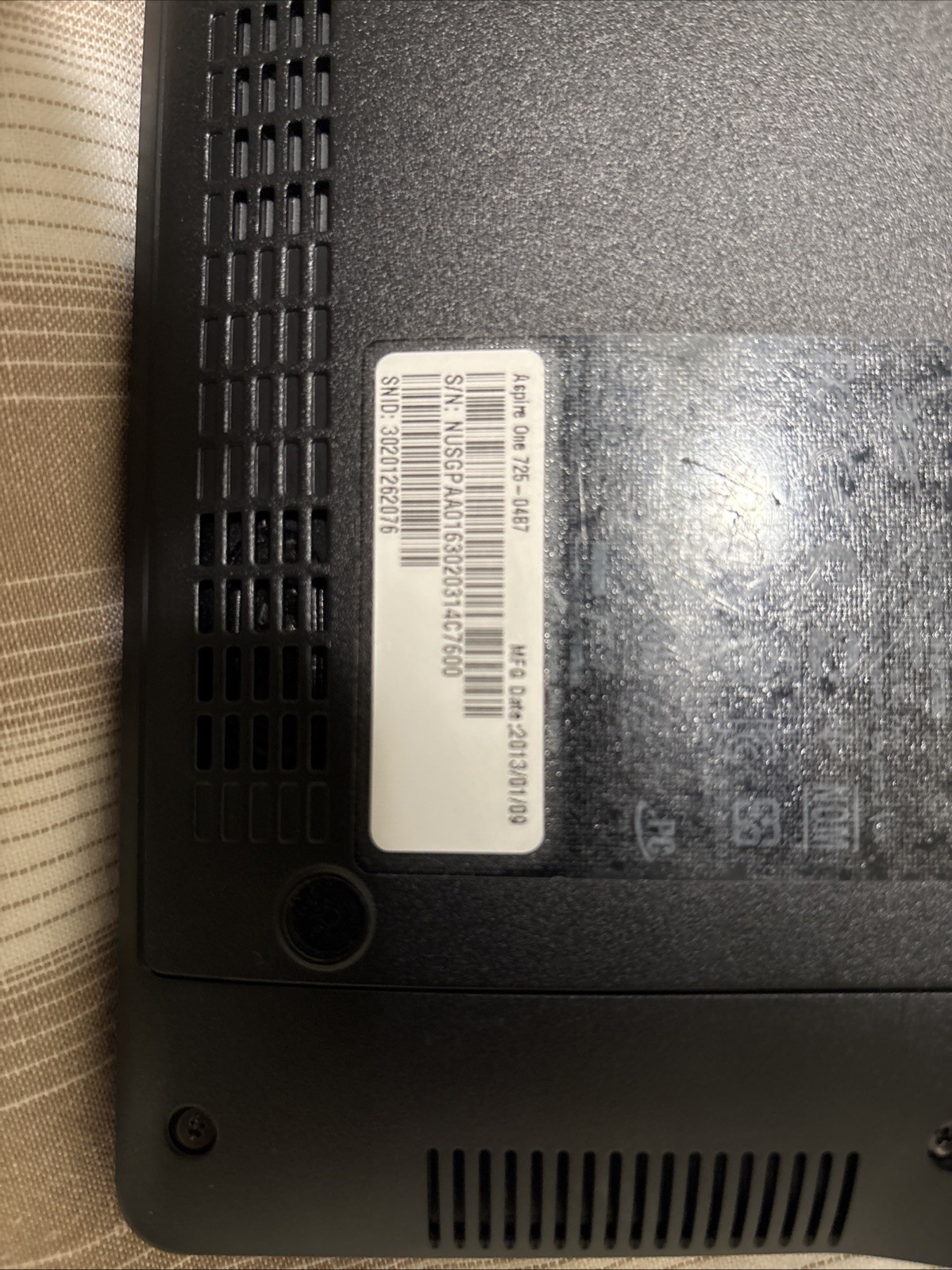 Acer Aspire One 725-0487 11.6” Netbook AMD C-70 4GB RAM 320GB HDD – As-Is
