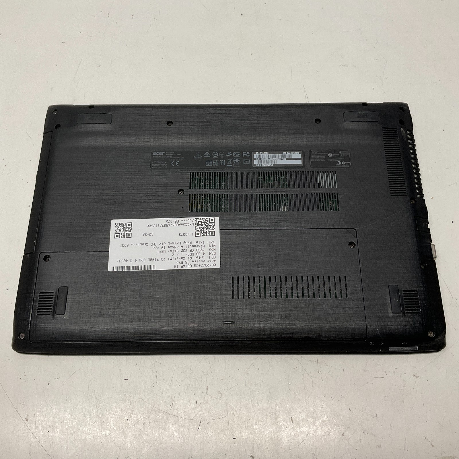 ACER ASPIRE E5-575 | I3-7100U 2.40 GHZ 4GB 250GB SSD Windows 10 Pro READ