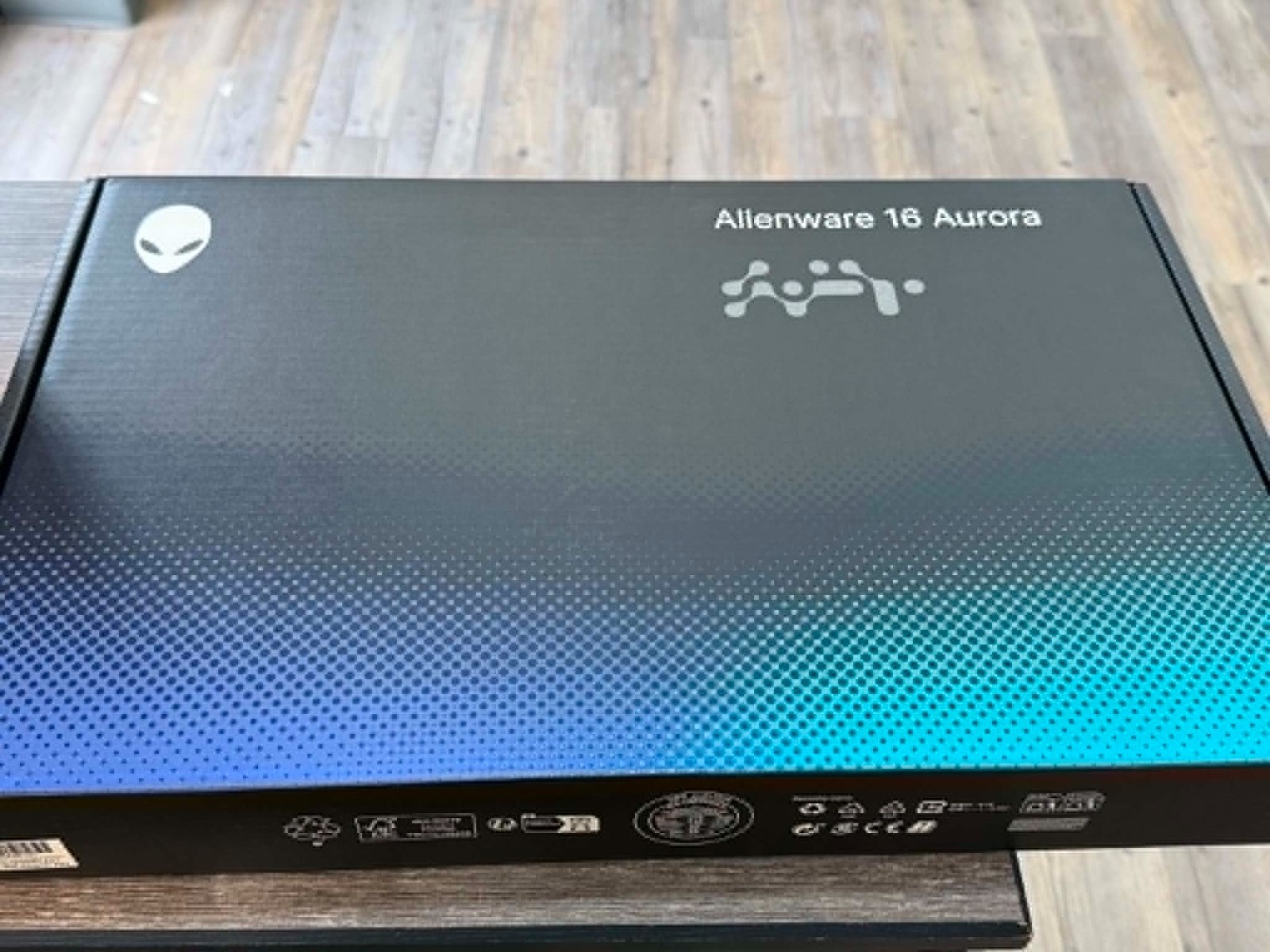 Alienware 16X Aurora Gaming Laptop Ultra 7 255HX 16GB 1TB SSD RTX 5060 16″ New