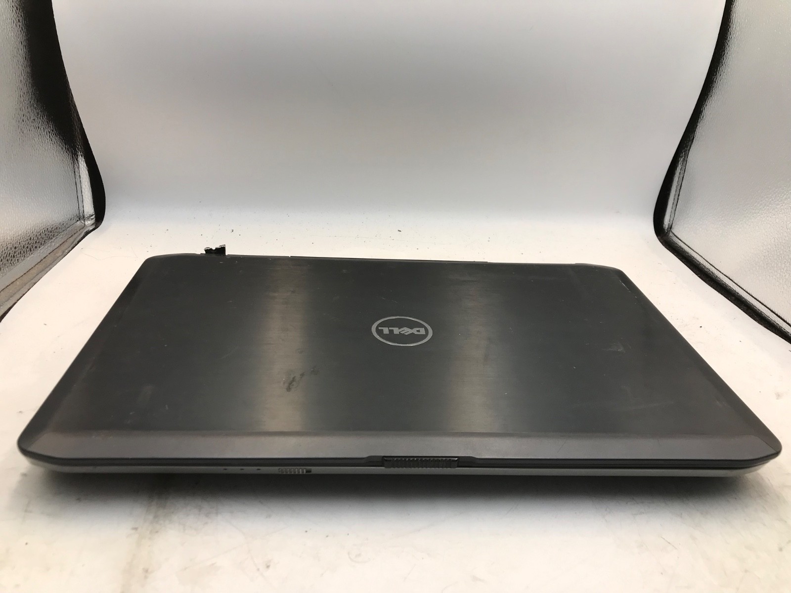 Dell latitude E5530 Intel i3-3120M 2.5GHz 4GB RAM 15″ Laptop-BOOTS/BAD HINGE-MZ