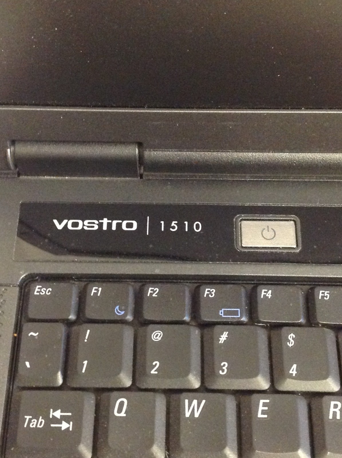 Dell Vostro 1510 Intel Celeron M 2.0GHz15.4″ Retro Gaming Laptop w/1GB RAM,No HD