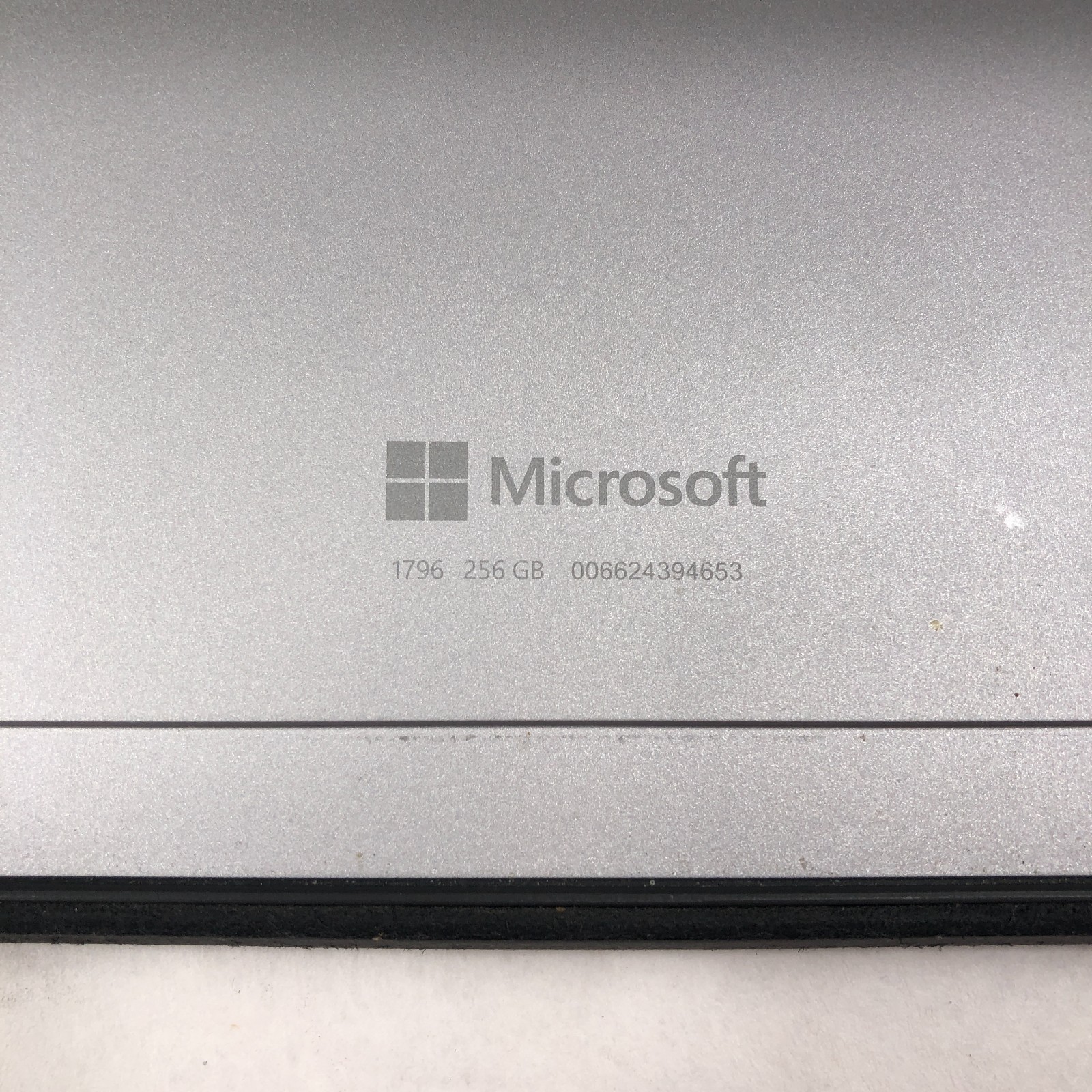 Microsoft Surface Pro 6 1796 Core i5-8250U 1.60GHz 8GB 256GB No OS READ