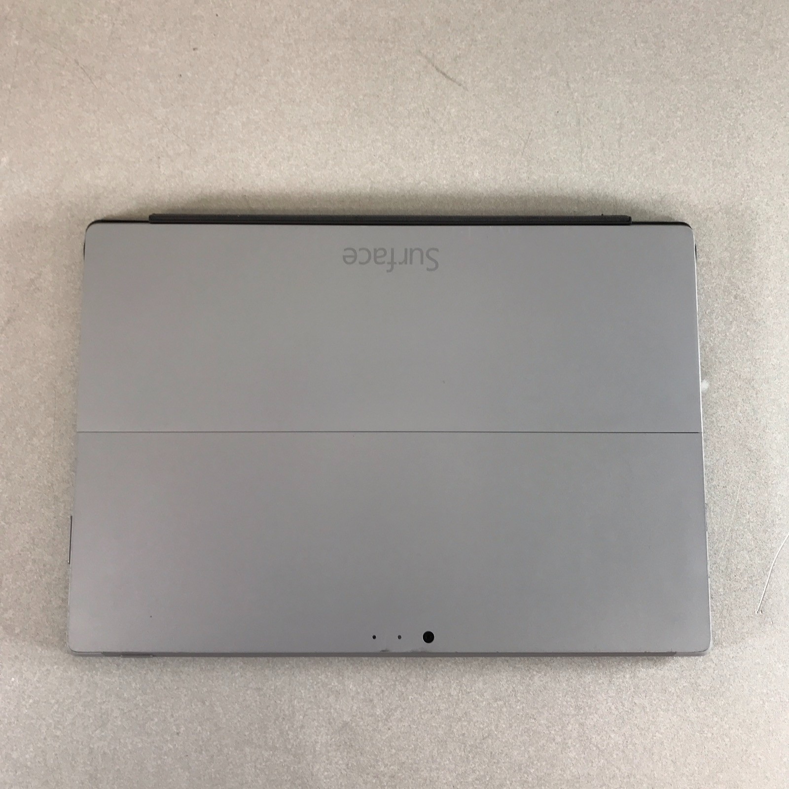 Microsoft Surface Pro 3 Intel i3-4020Y 4GB RAM 64 GB SSD Win 10 Pro