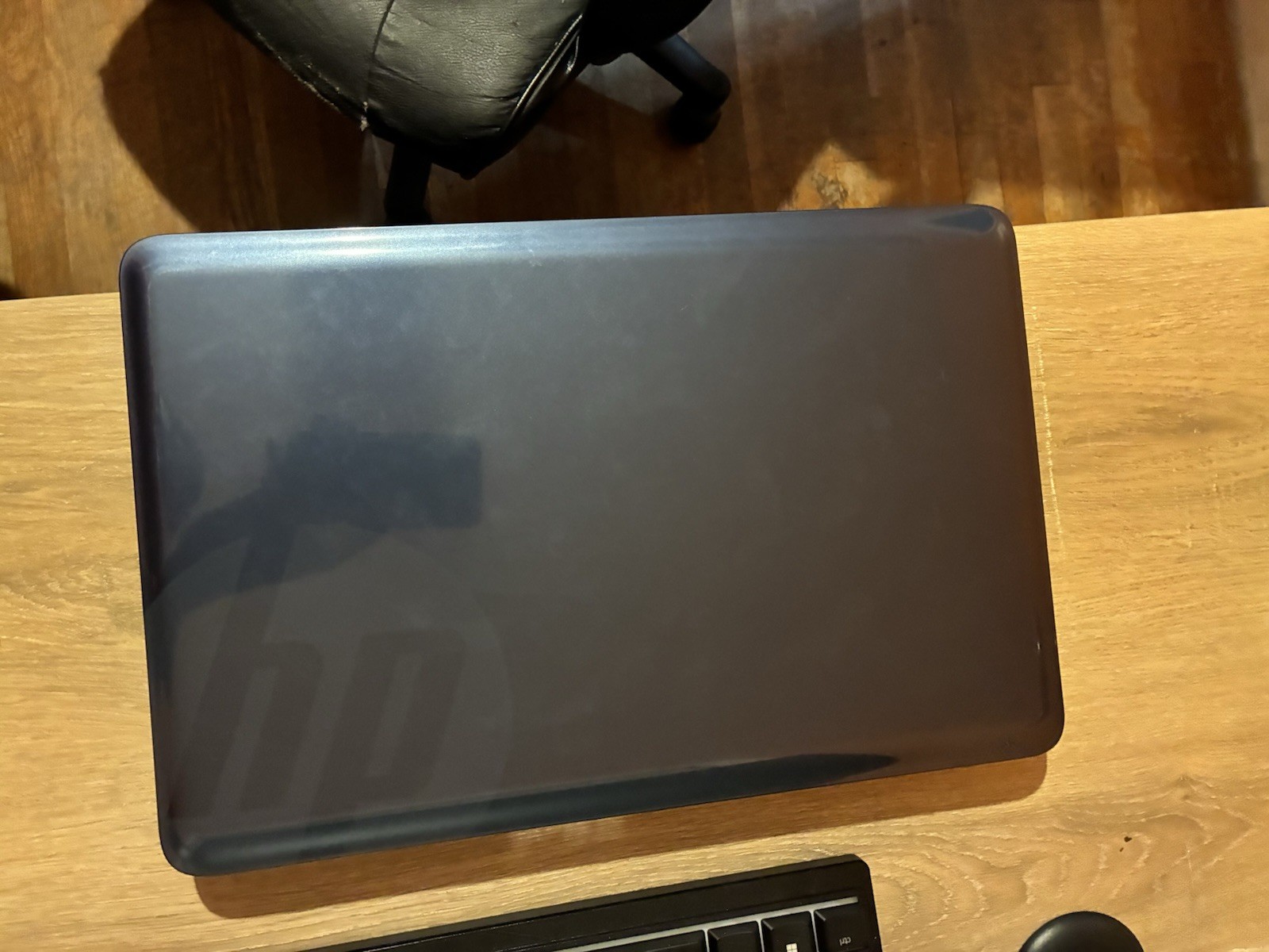 HP 2000 Laptop AMD E-300 8GB RAM No HDD/SSD Battery Bad Charger Included