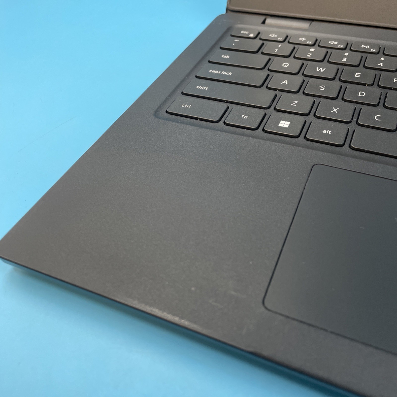 Dell Latitude 3420 | i5-1135G7 | 8GB RAM | 256GB SSD | WIN 11 PRO | 79% BATT