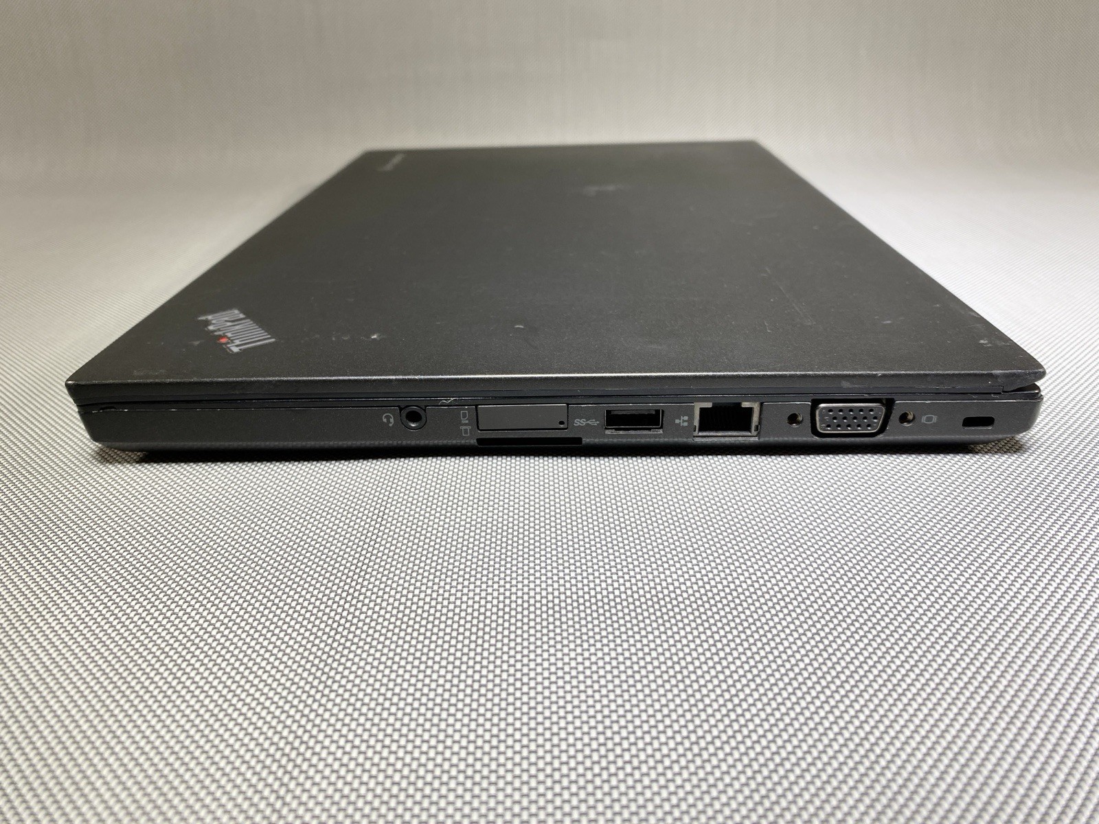 Lenovo ThinkPad T440s 14″ i5-4300U 8GB RAM – NO OS/SSD/BATT – BAD SCREEN -Boots!