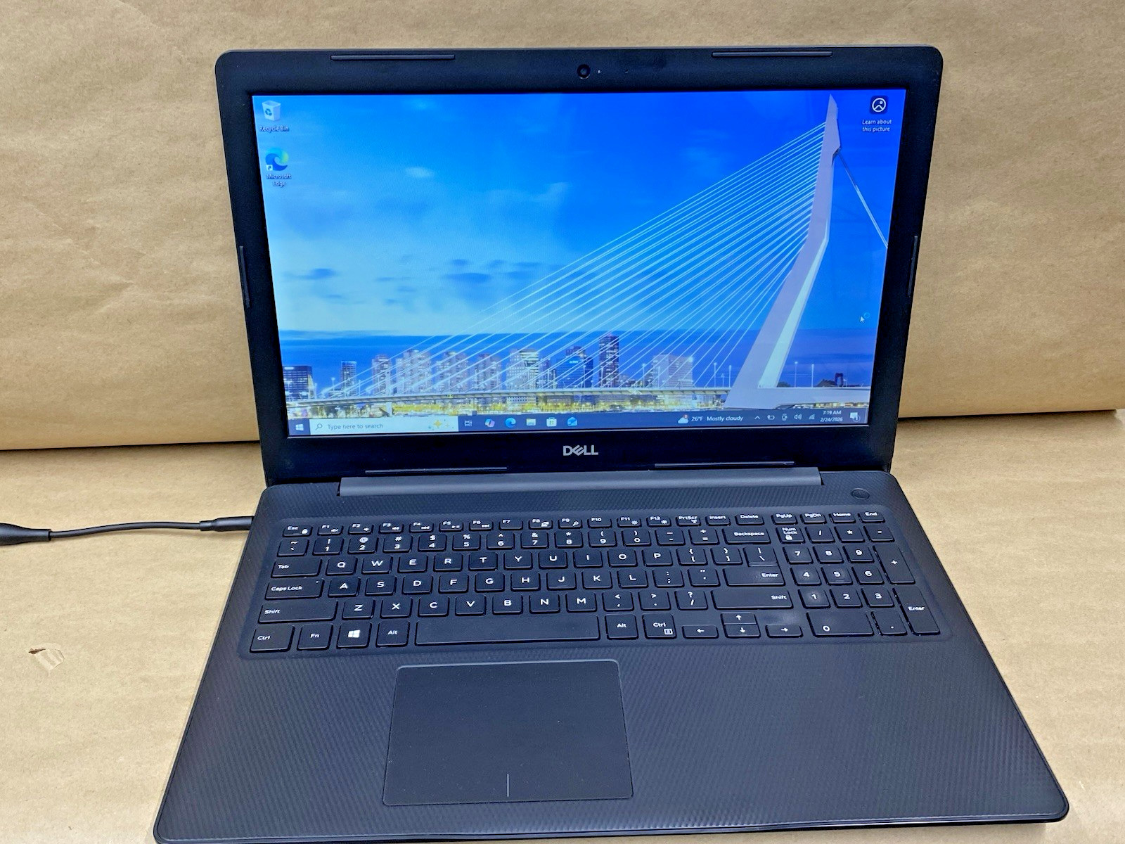 Dell Inspiron 3593 – 16″ HD – Touch – i3-1005G1 – 8GB – 256GB – Win 10 – READ