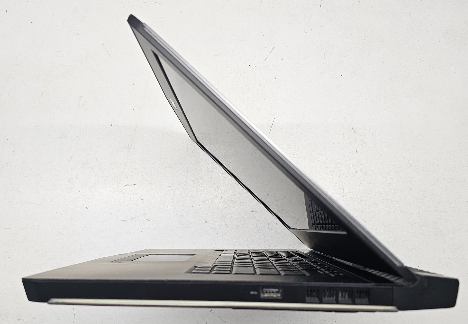 Alienware 15 R3 Laptop Intel Core i7-6700HQ 16GB Ram 1TB HDD NO OS (FL)