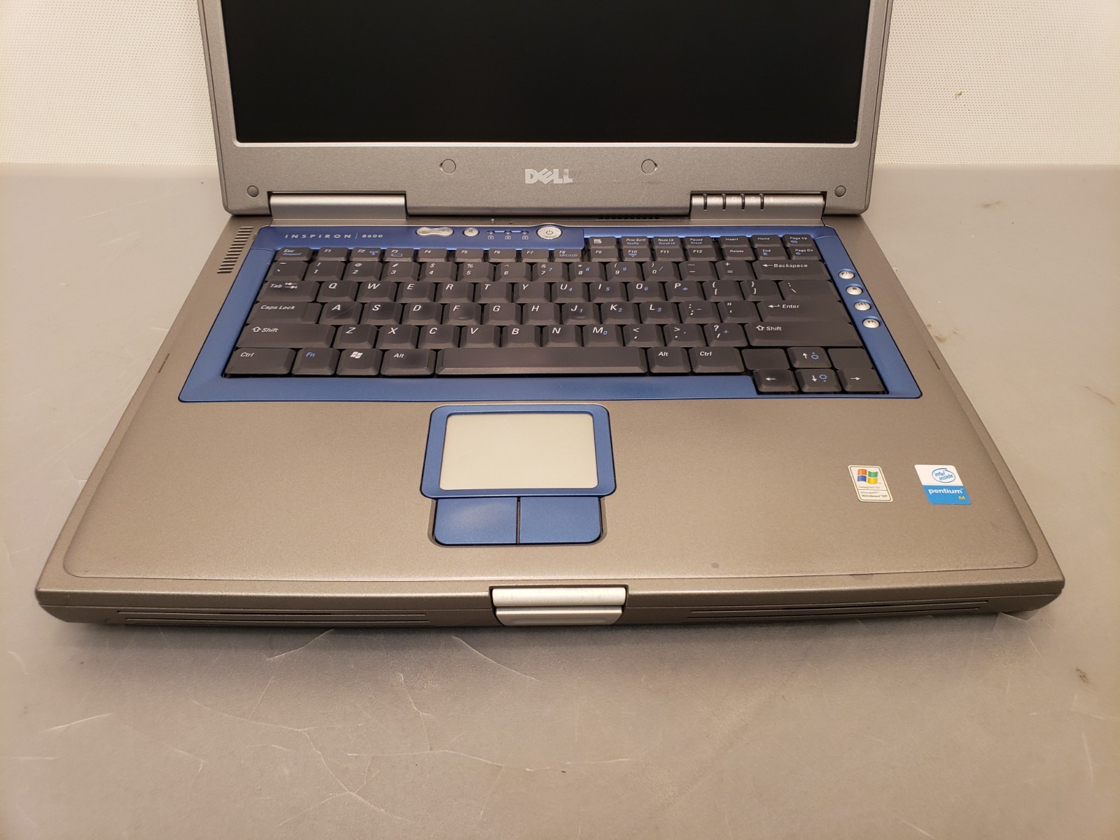 Vintage Dell Inspiron 8600 Laptop Intel M 1.4GHz 1GB 40GB WinXP 15.4″ Bright!