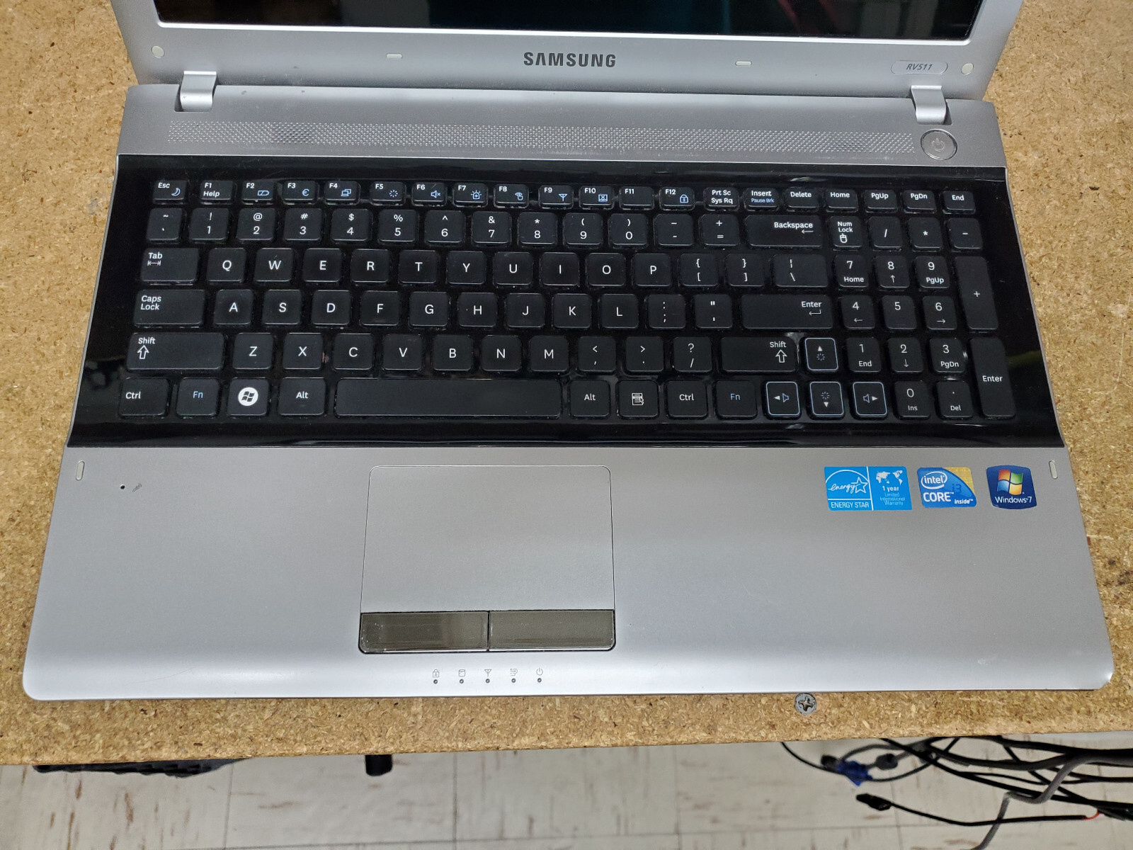 Samsung NP-RV511-A01US Laptop 15″ Intel Core i3 1st Gen READ for parts