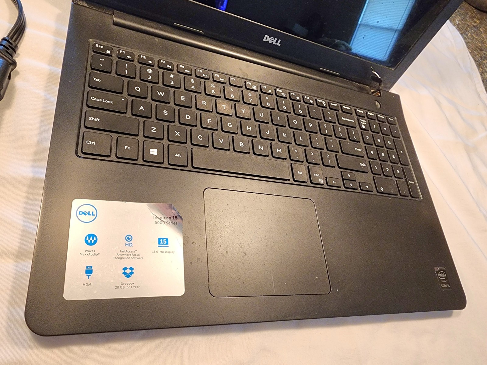 Dell Inspiron 15 5547 15.6″ i5-4210U 8GB RAM 1TB HDD – WORKS – NEEDS HINGE