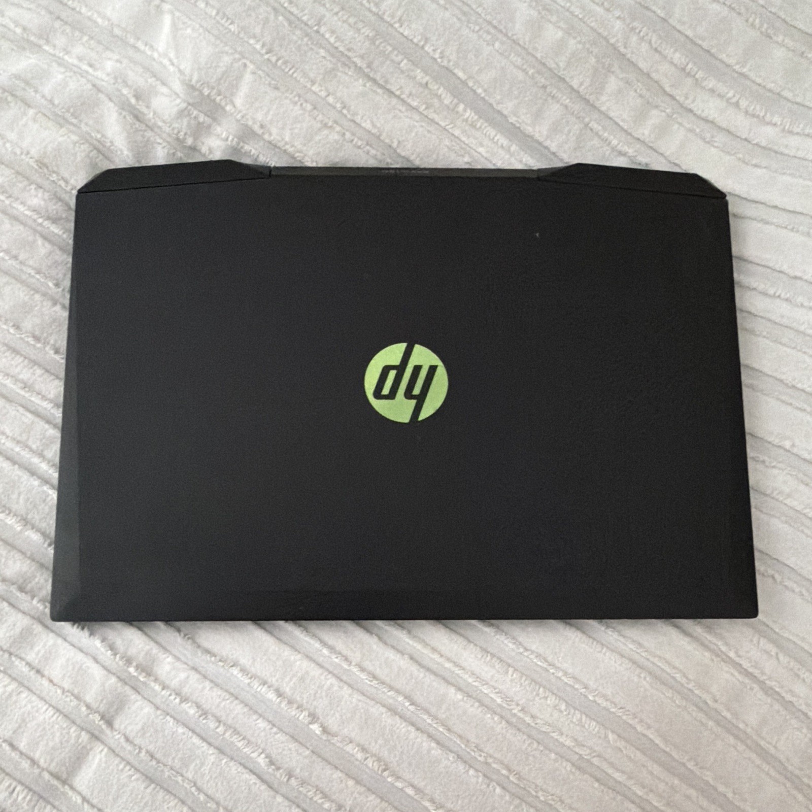 HP Pavilion Gaming 15.6in i5 10th Gen 2.50GHz 8GB Win 11 Home Black/Green