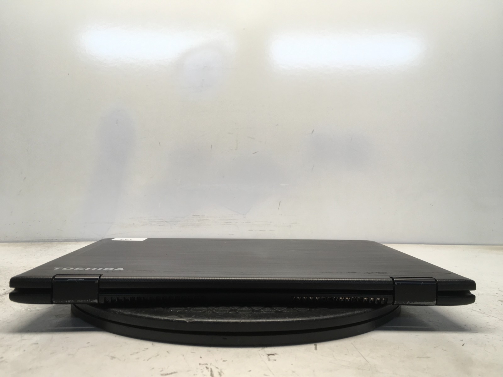 Toshiba Satellite E45W-C4200 Intel i3-5015U 2.1GHz 6 GB NO HDD
