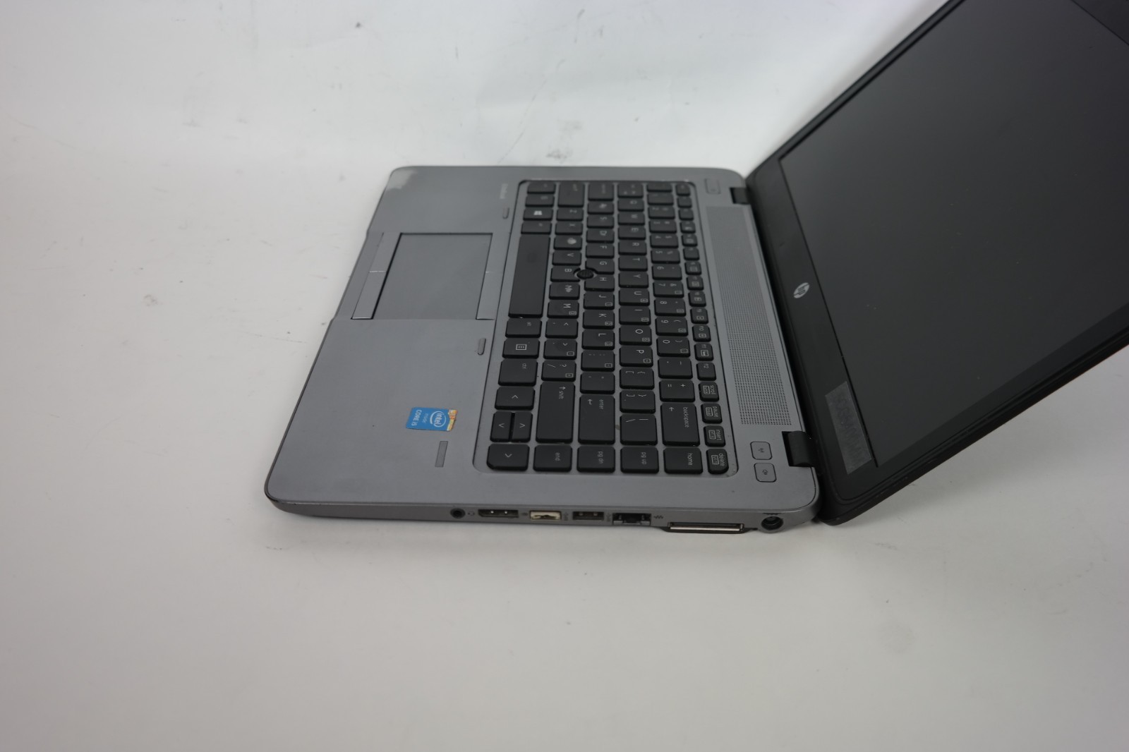 HP EliteBook 840 G2- intel i5 – 4GB RAM – 250GB HDD – Windows 10 -Damaged Screen