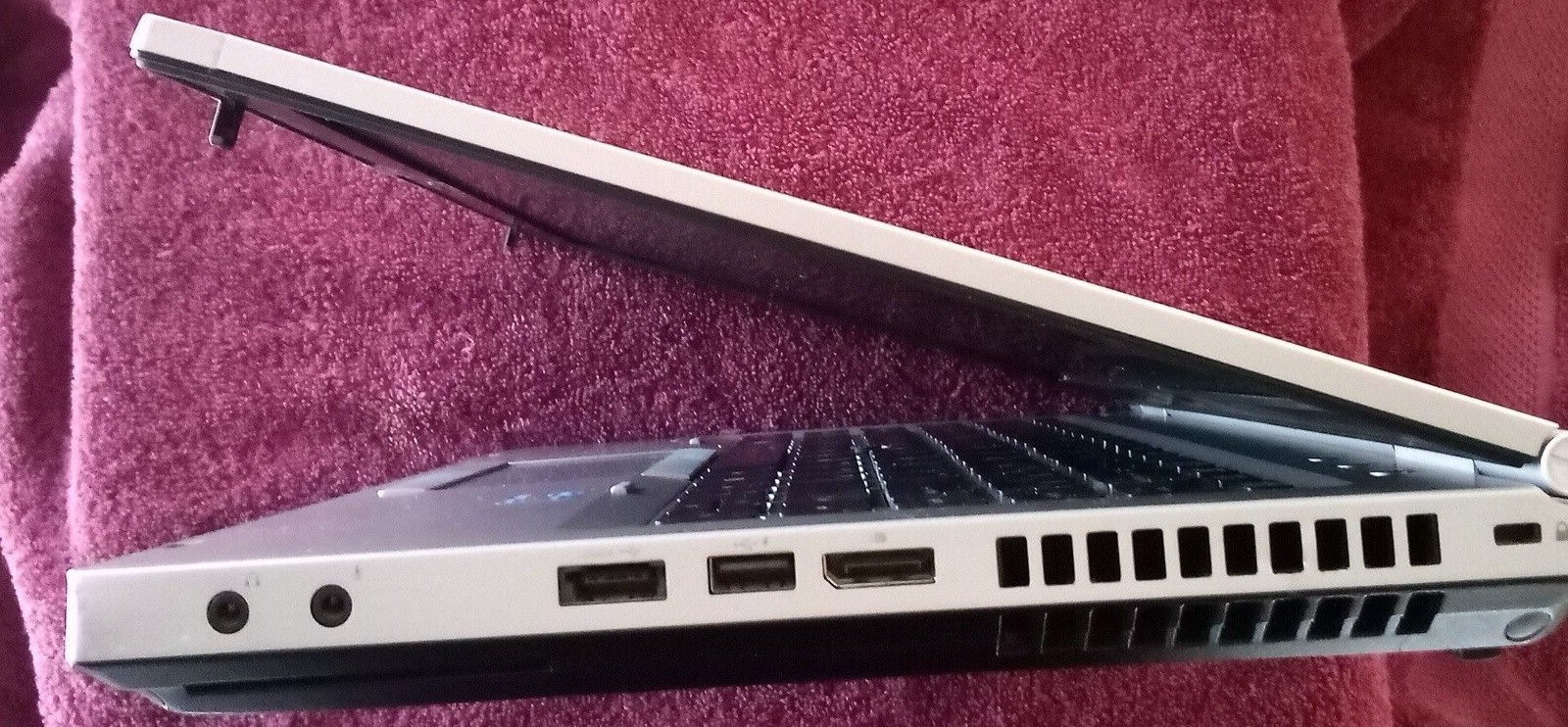 HP ELITEBOOK 8460P i5-2520M 2.50 Ghz 16 MB RAM 300 GB HDD