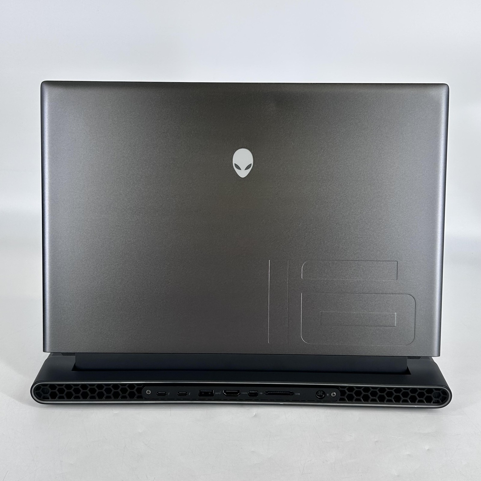 Dell Alienware M16 R1 480Hz FHD 2.2 GHz i9-13900HX 64GB 4TB SSD NVIDIA RTX 4090
