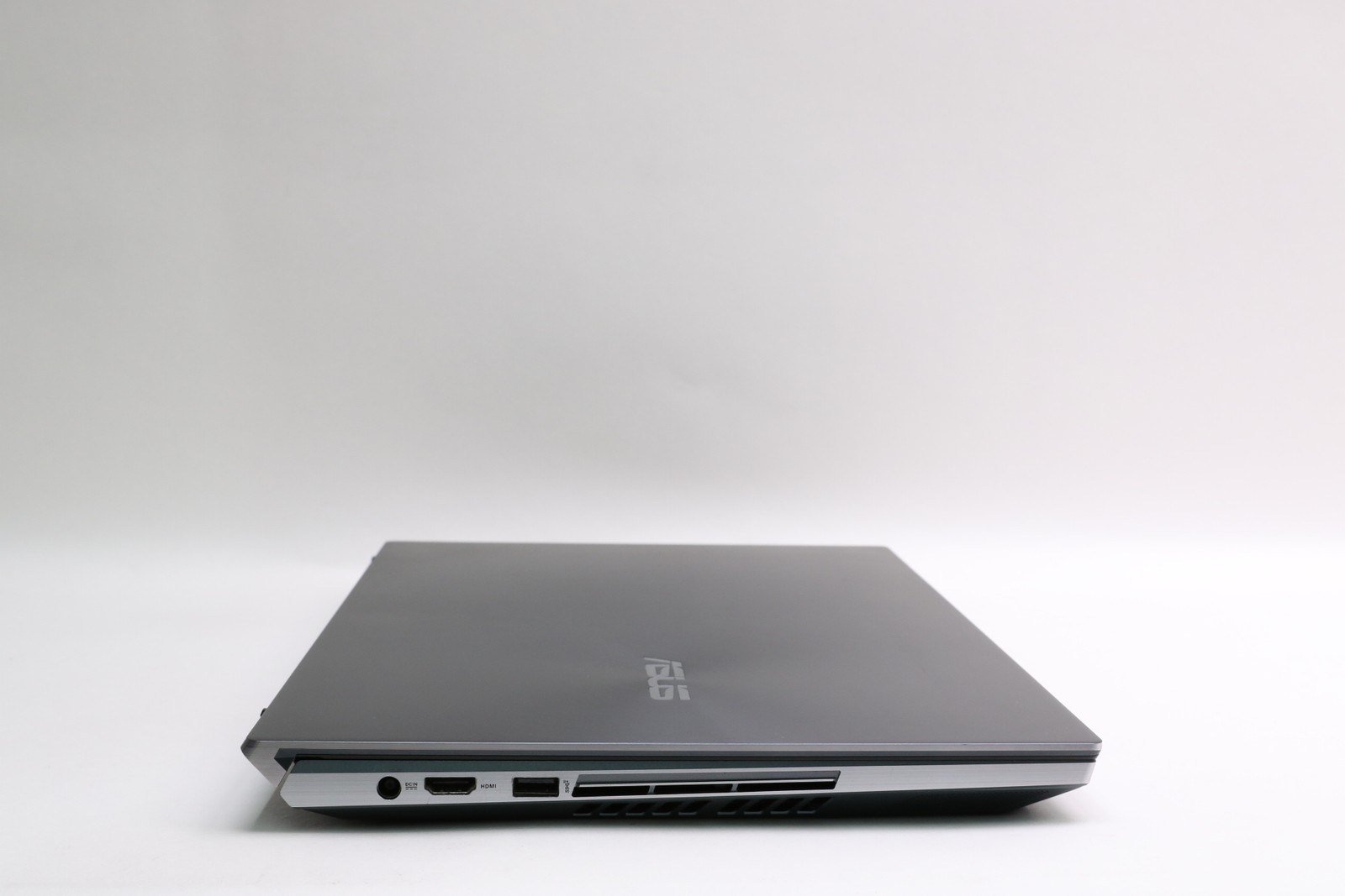 Read! 15″ Asus Zenbook Pro Duo Ux581gv, i7-9750H, 16GB, 1TB SSD, RTX 2060, Touch