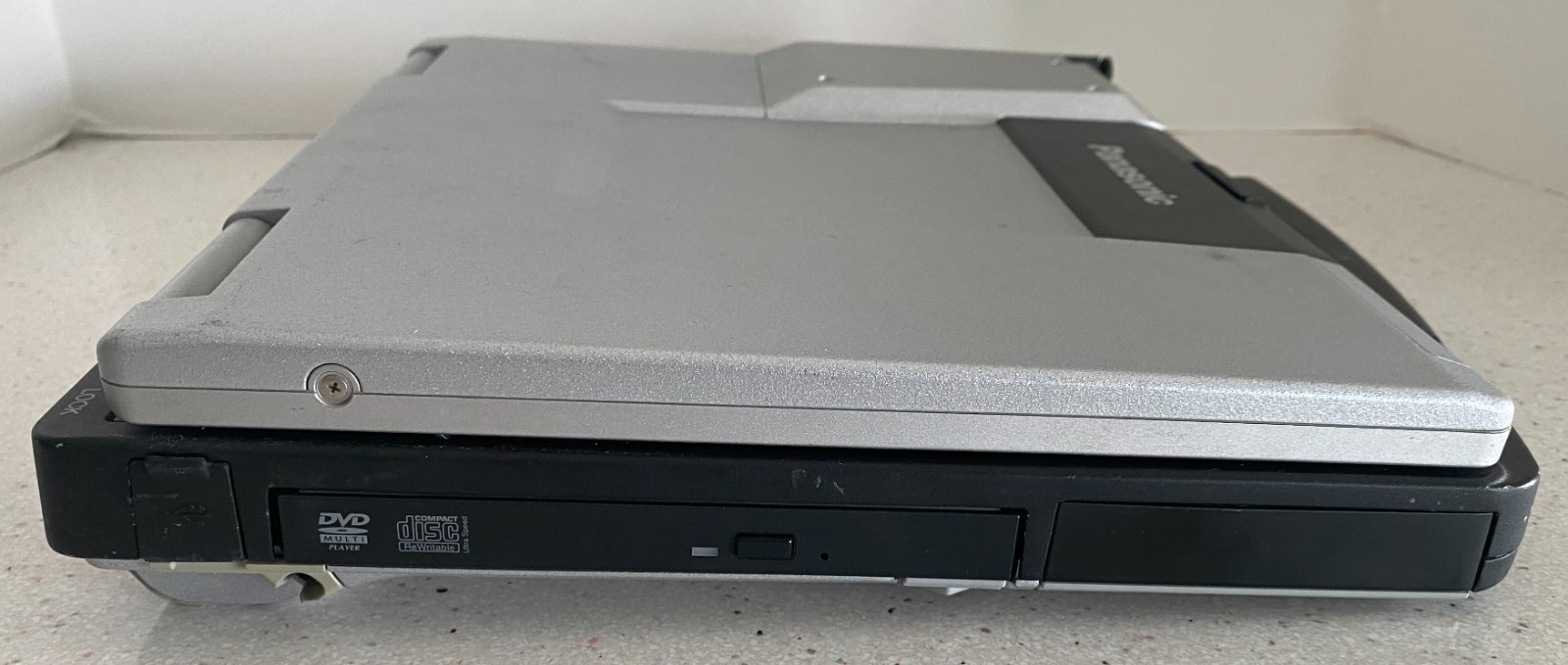Panasonic Toughbook CF-74 Windows 7 Pro Powers On Used