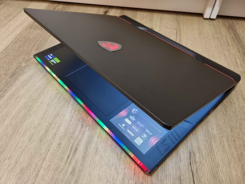 MSI RAIDER GE68 RTX 4090 i9 14900HX 32GB RAM 2TB SSD 4K 120HZ – WORTH $7499