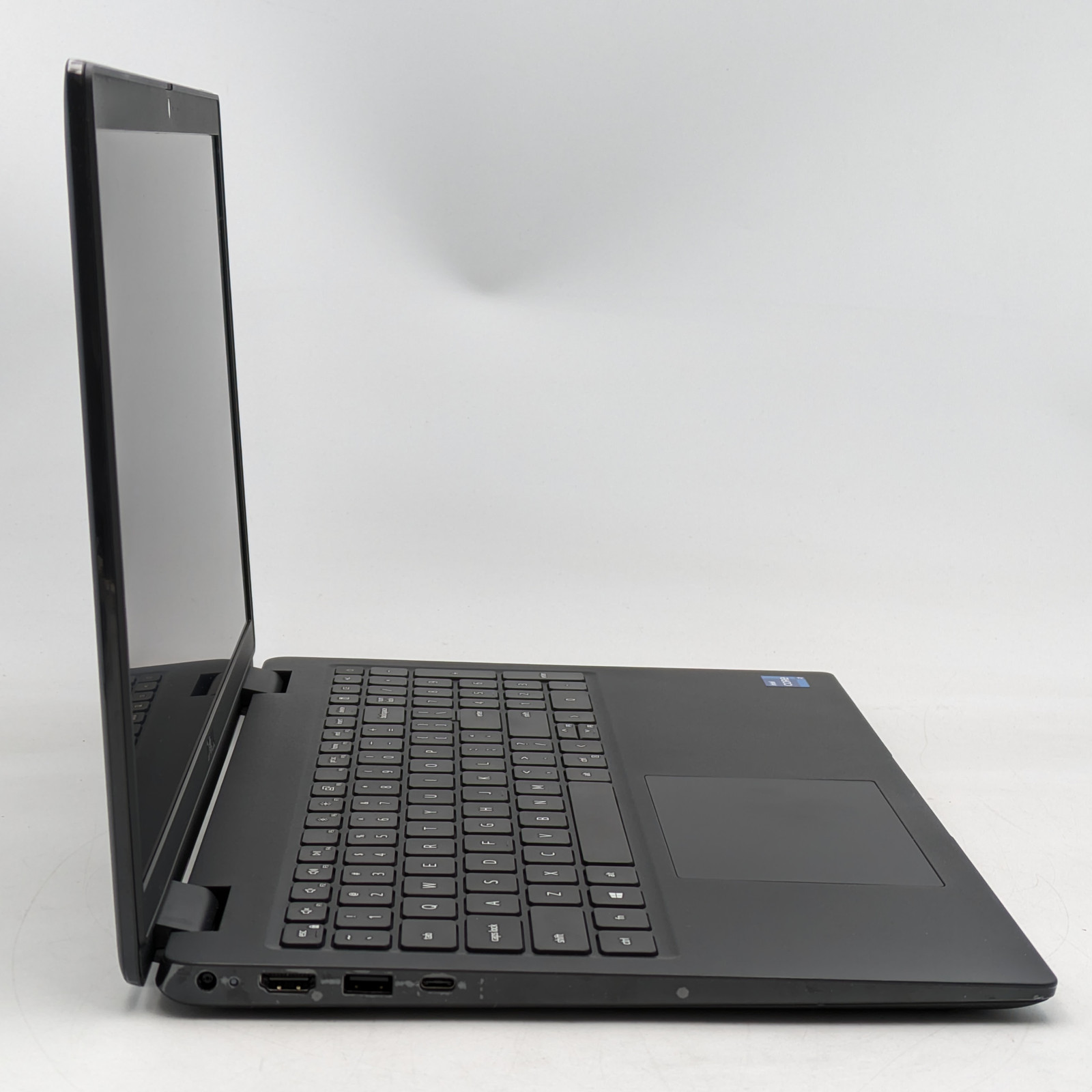 Dell Latitude 3520 15.6″ i7-1165G7 8GB DDR4 256GB SSD Windows 11 Home