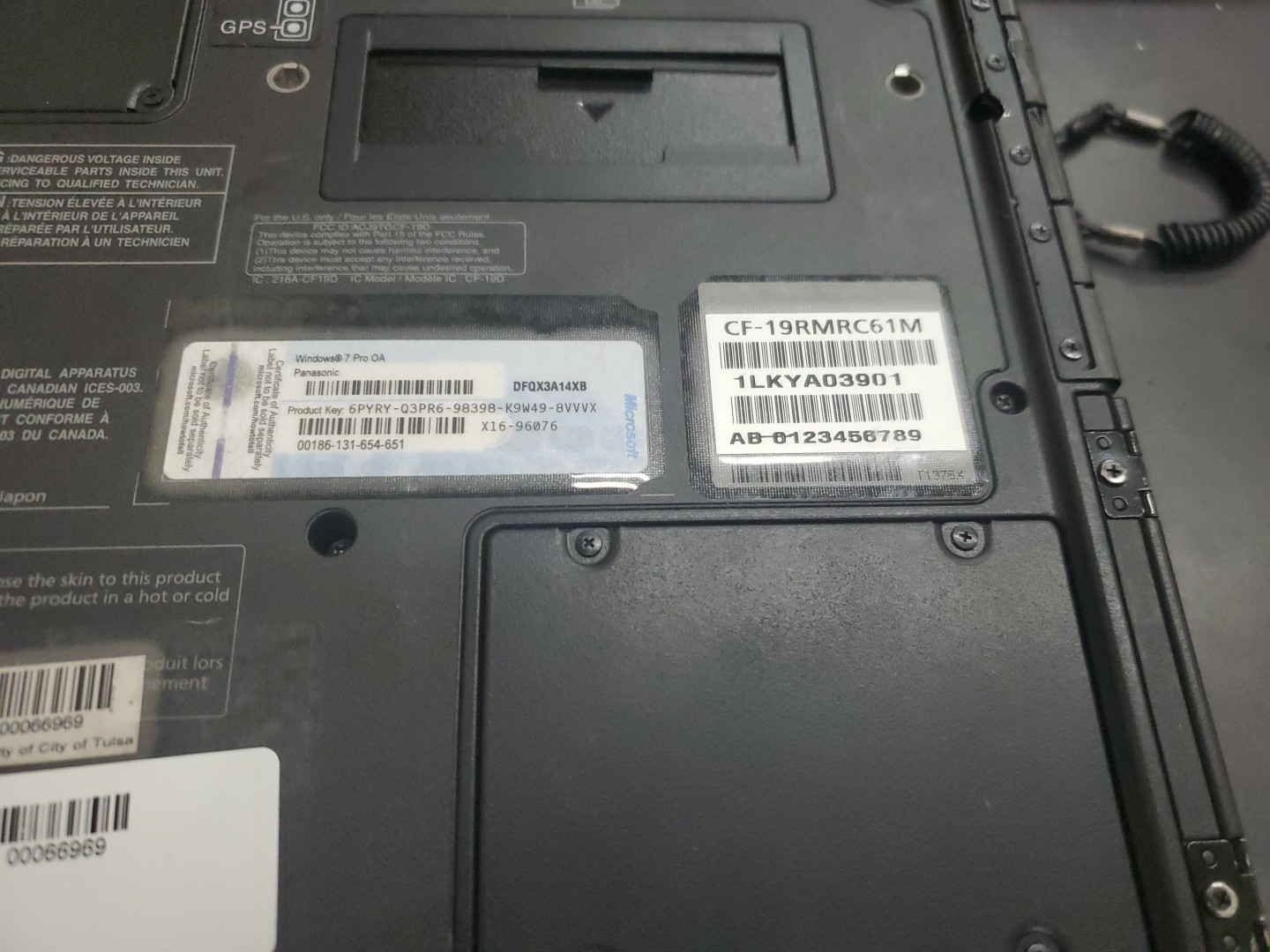 Panasonic Toughbook CF-19, i5-540 @ 1.2GHz, 4GB RAM, NO HD/caddy 6550 Hours