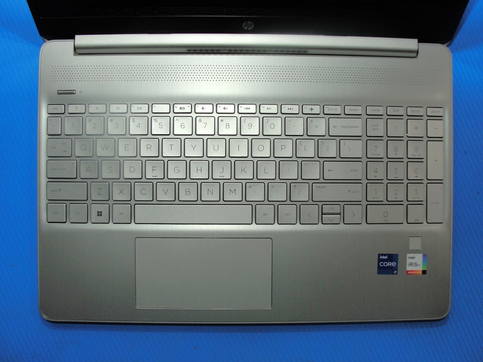 HP 15t-DY200 15.6”FHD TOUCH Intel Core i7-1165G7 2.8GHz 16GB 256GB SSD +Charger