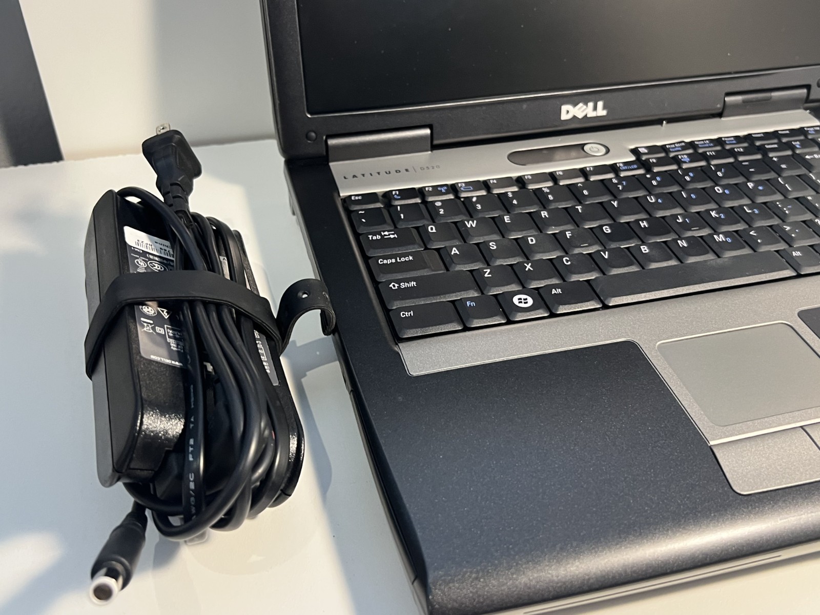 Dell Latitude D520 CORE 2 DUO 2GB 120GB HDD NO OS