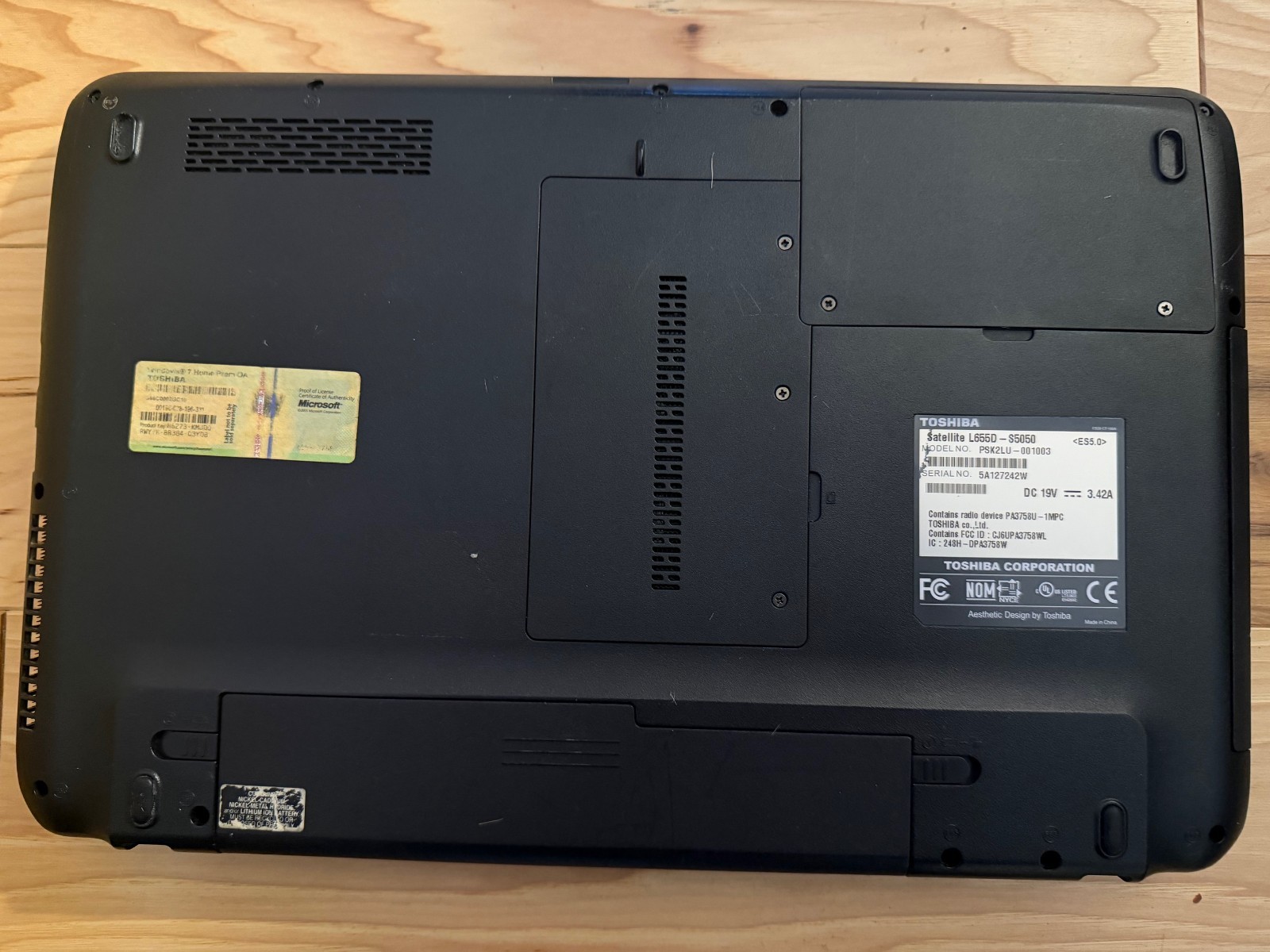 Toshiba satellite laptop L655D-S5050 FOR PARTS ONLY!