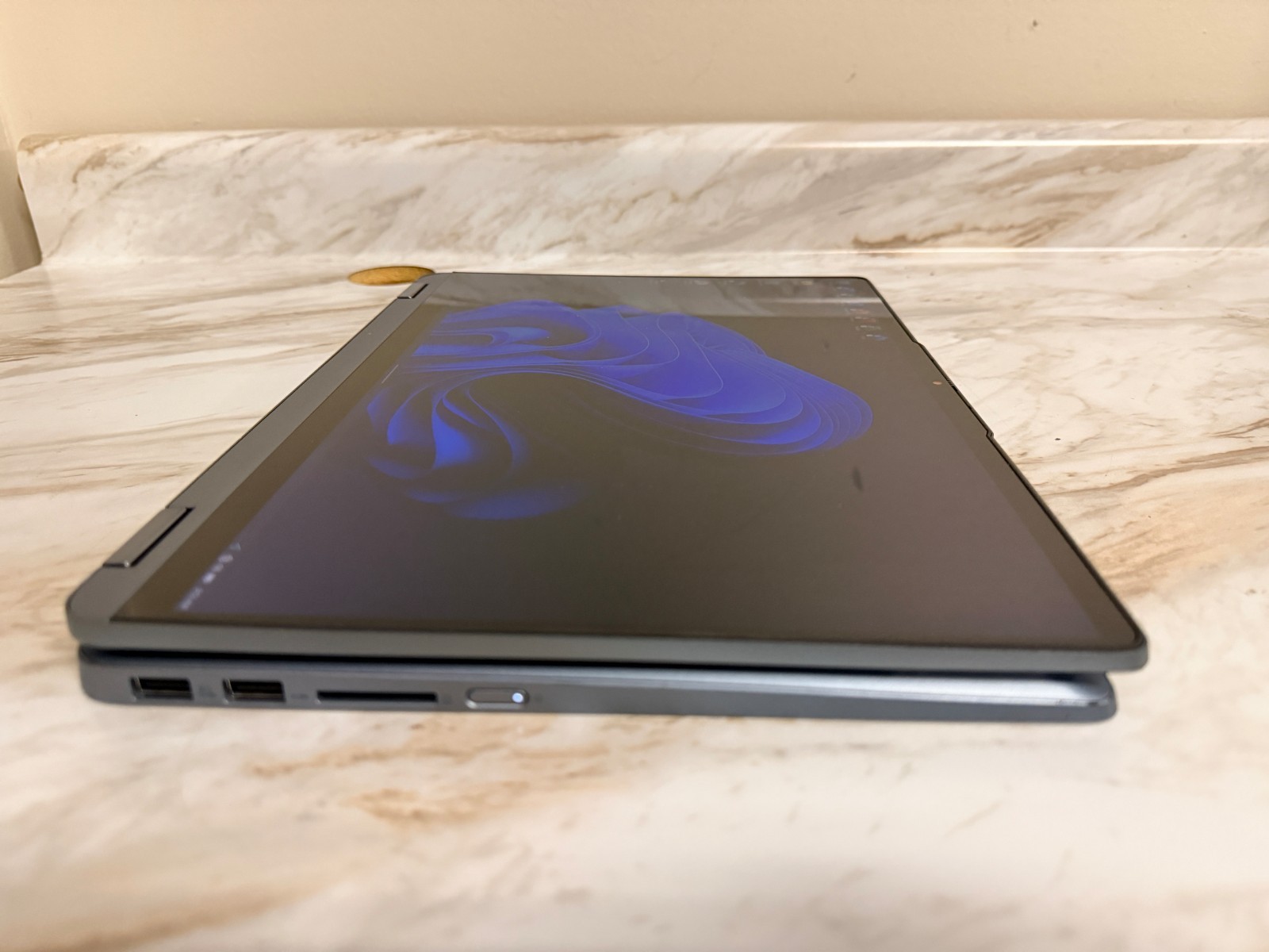Lenovo Flex 7i 2.2K Touch 2-in1 Laptop Intel Core i7-1355U 16GB Ram 1TB SSD W11P