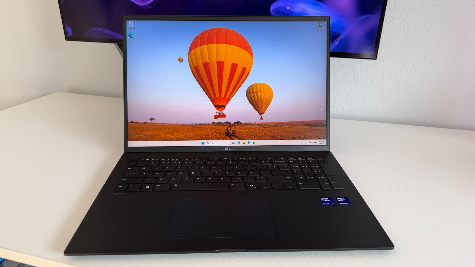 LG Gram 17Z90TL-H.AUB9U1 17″ Touch Core Ultra 9 288V 32GB 2TB SSD W11H