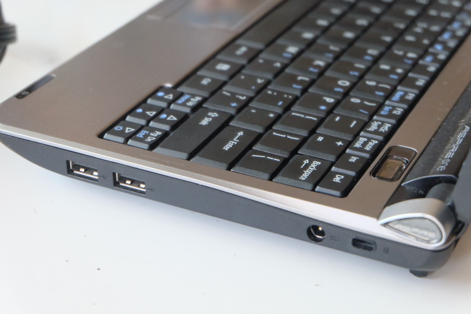 Acer Aspire One KAV10 | Intel Atom N270 @1.6GHz / 1GB RAM