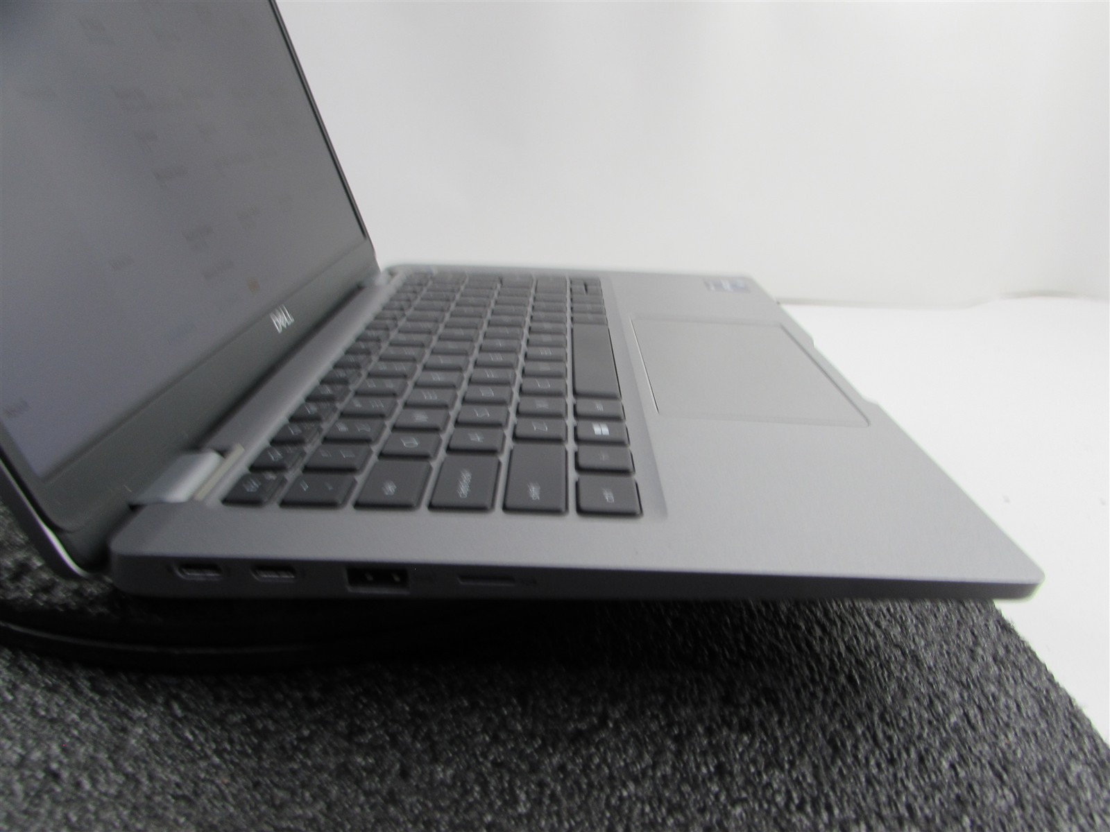 DELL LATITUDE 5330 FHD TOUCHSCREEN I5-1245U 10 CORE 512GB SSD 16GB RAM NO O.S