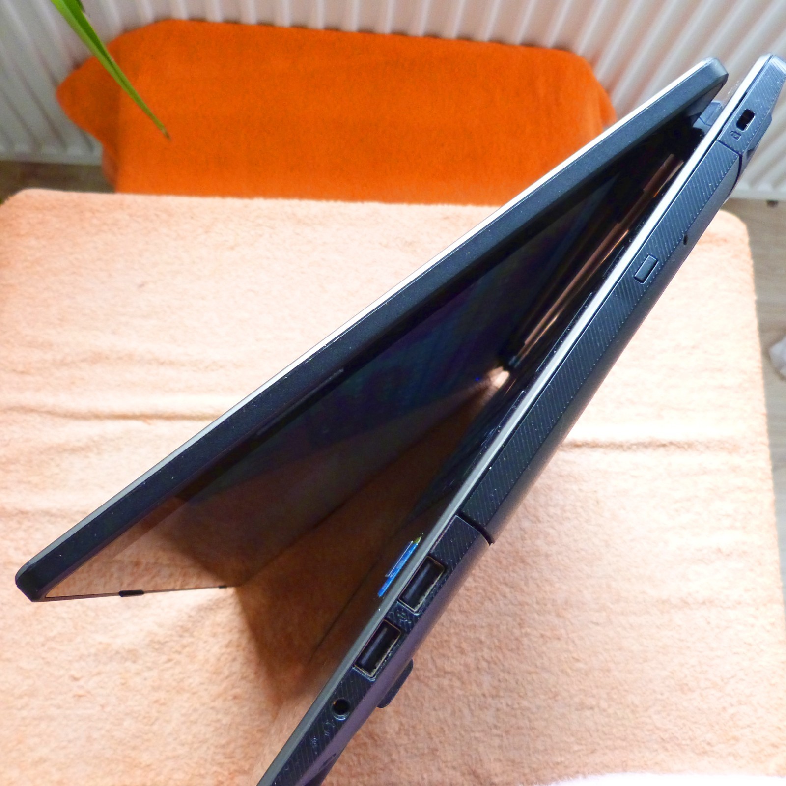Medion E6240T 15″ TOUCH Widescreen l Windows 11 SSD I DOLBY SOUND I HDMI
