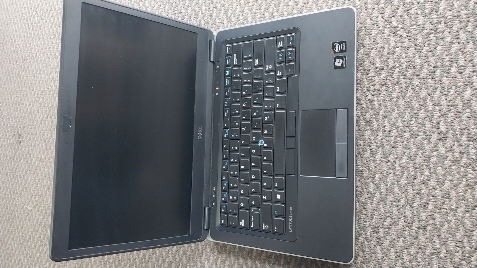 Latitude E7440 14″ i5-4300U 8gb 256GB SSD LINES DOWN MIDDLE OF SCREEN CD/DVD