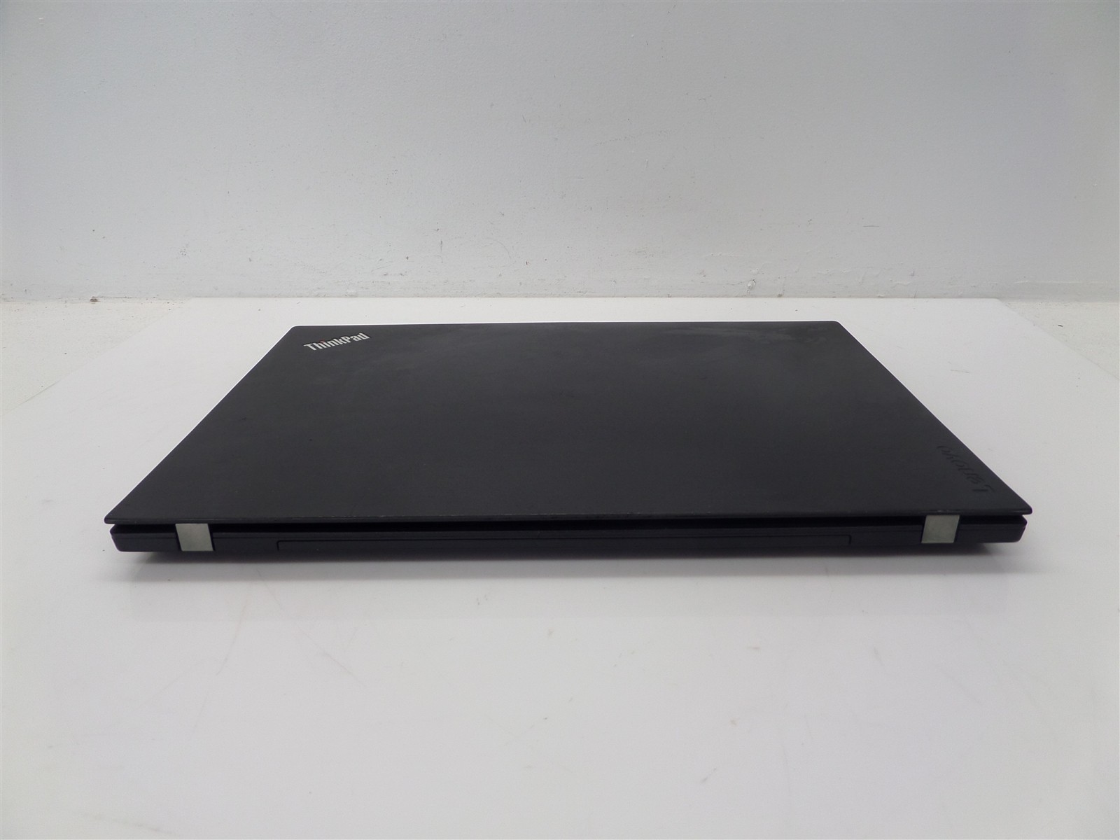 Lenovo Thinkpad T470 14″ w/ Core i5-7300U 2.6GHz 8GB RAM – No HDD/OS
