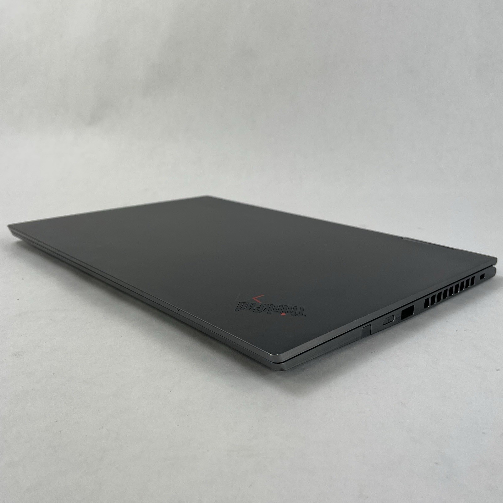 Lenovo ThinkPad X1 Yoga Gen5 14″ i5-10310U 1.70 GHz 8 GB RAM No SSD/OS/AC