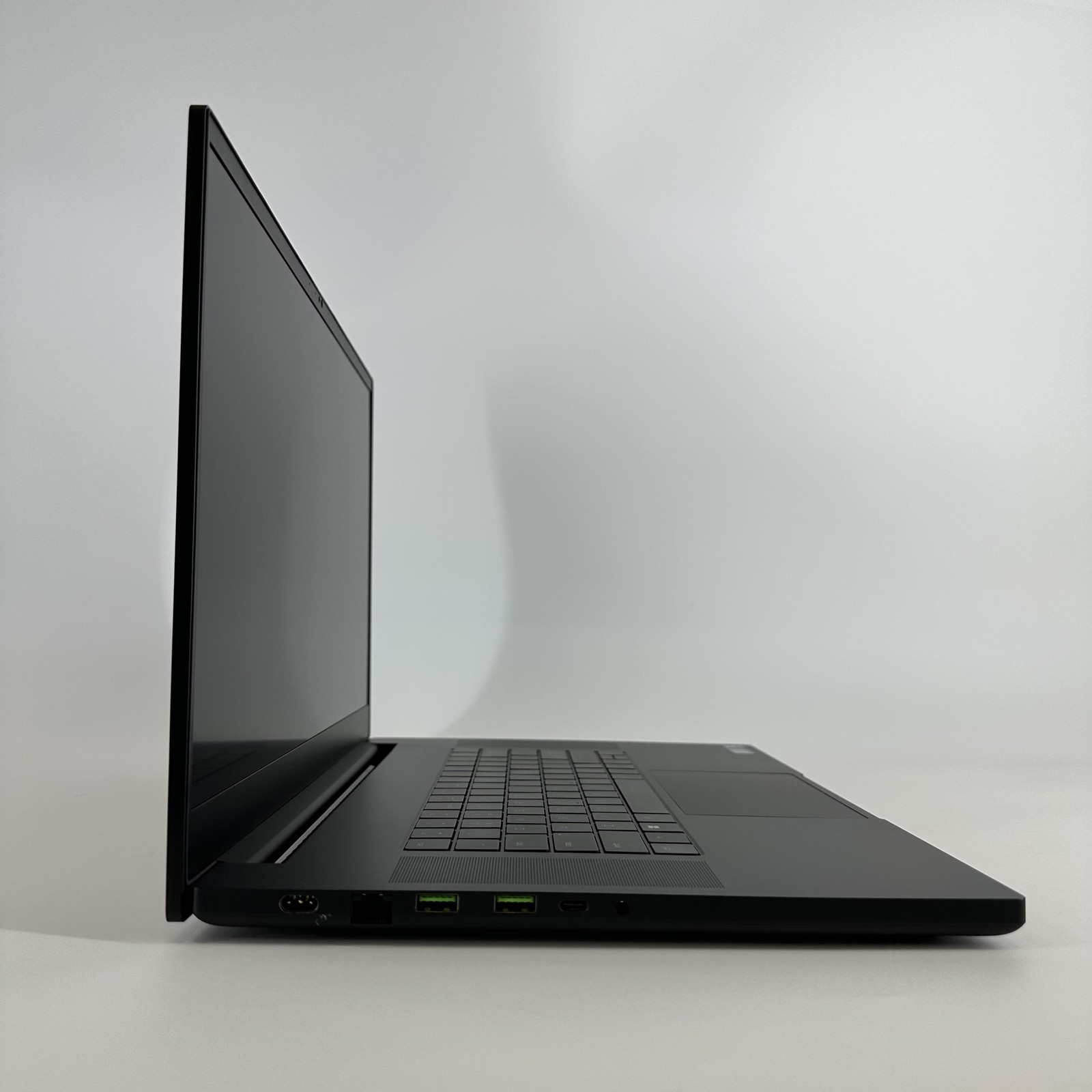 Razer Blade 17 144Hz 4K 2.5 GHz i9-12900H 32GB 1TB SSD RTX 3070 Ti – FRAME GAP