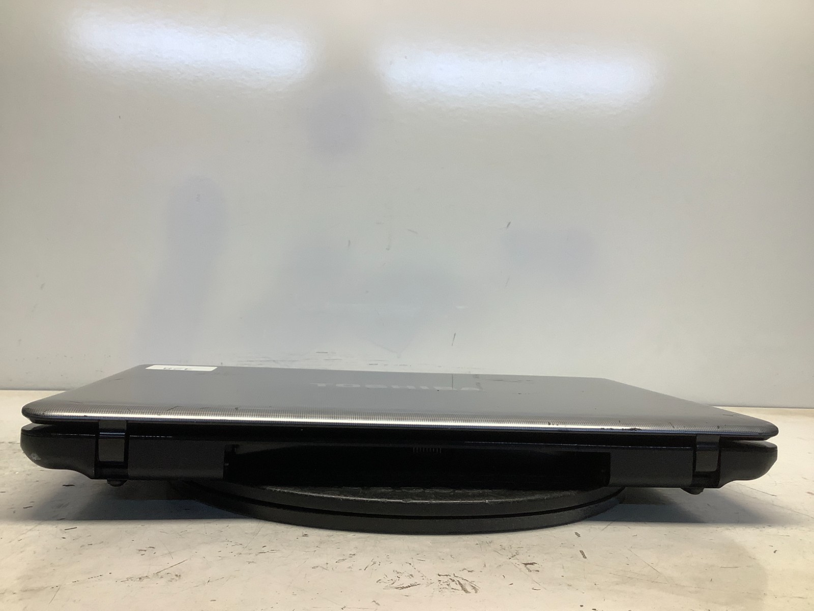 Toshiba Satellite L775D-S7107 AMD A6-3420M Quad-Core 1.5GHz 4 GB NO HDD