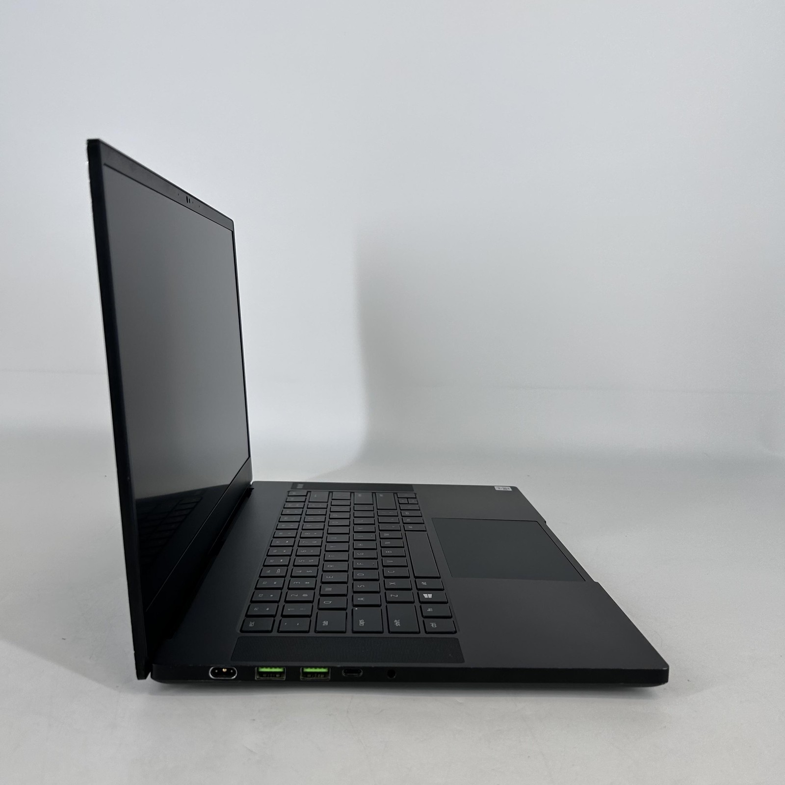 Razer Blade 15 Advanced 300Hz FHD i7-10875H 2.3GHz 16GB 1TB RTX 2080 Super Max-Q