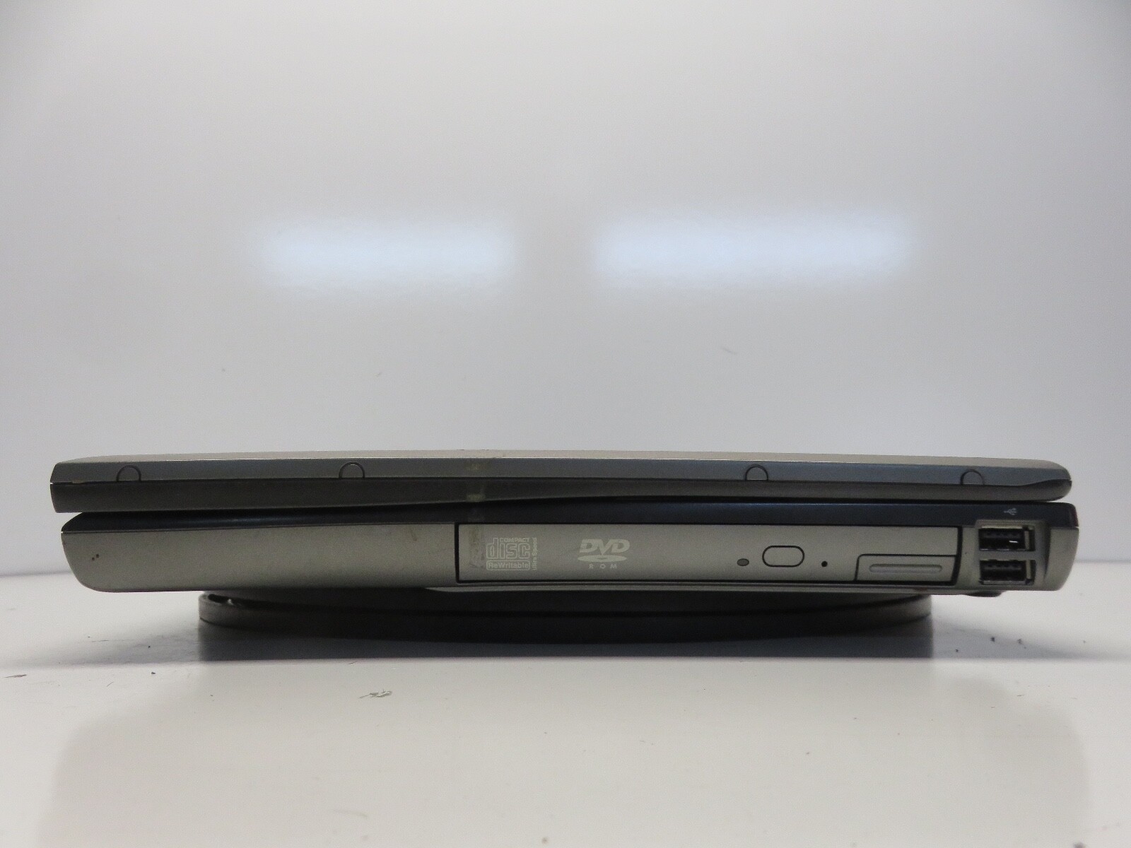 Dell Latitude D520 Intel Core 2 Duo 06F2 1.66GHz 1 GB 80 GB WIN XP No Batt