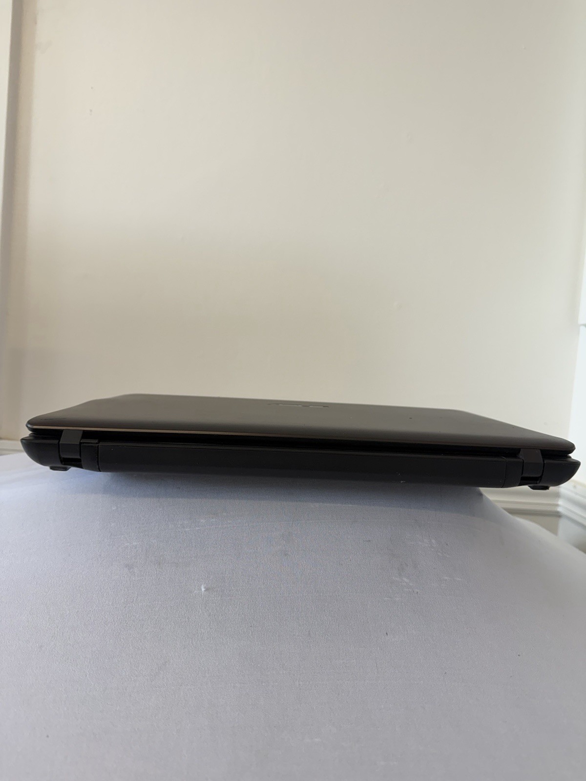 Asus K53E Laptop – Good Screen – Intel i5-2450M – Read Des