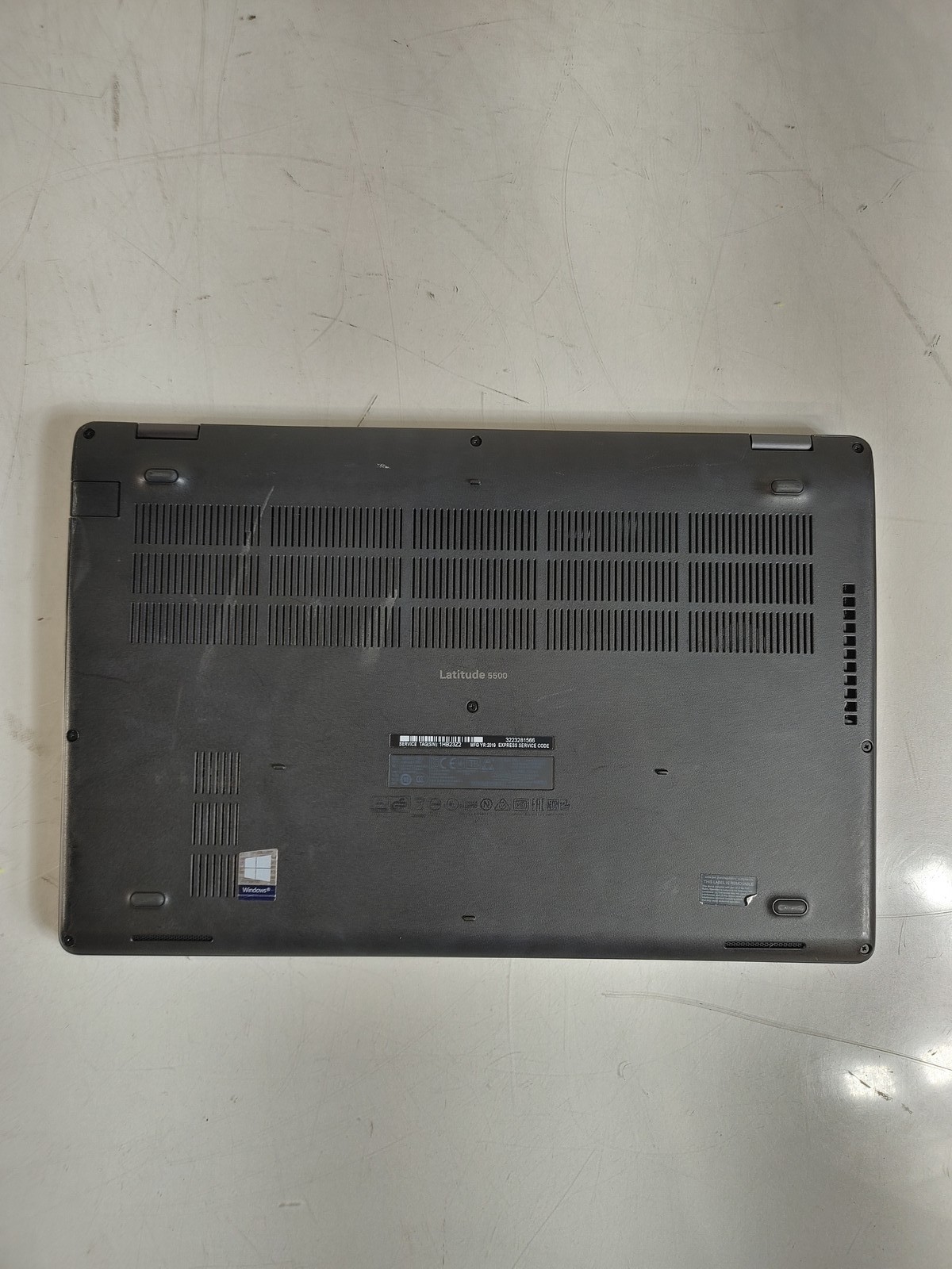 Dell Latitude 5500 Core i5-8265U 1.60 GHz 8 GB DDR4 No HDD