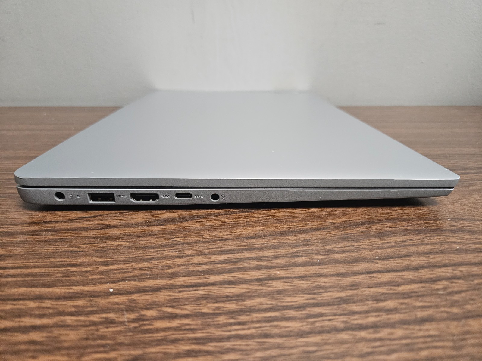 Lenovo IdeaPad 1i 15.6″ Touchscreen i3-1215U 256GB SSD 8GB RAM Windows 11